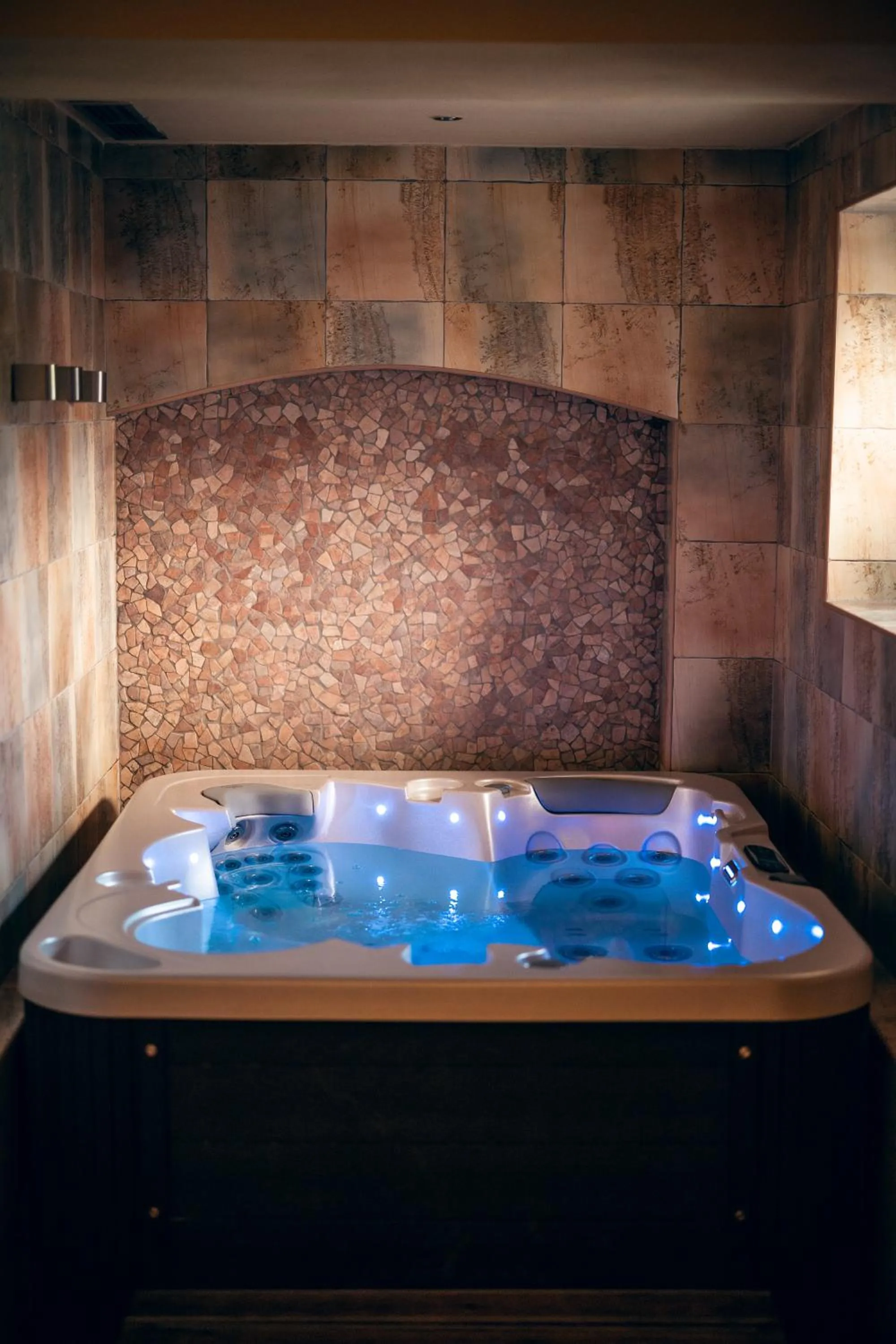 Hot Tub in Penzion Pivnice - Jítravský Dvorec