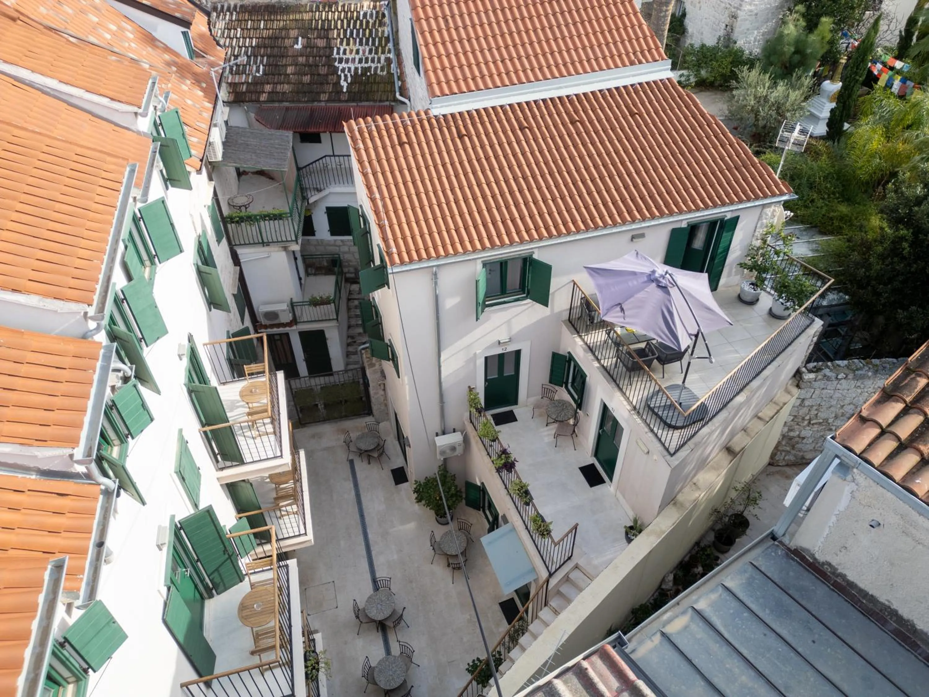 Property building in Apartments Korta