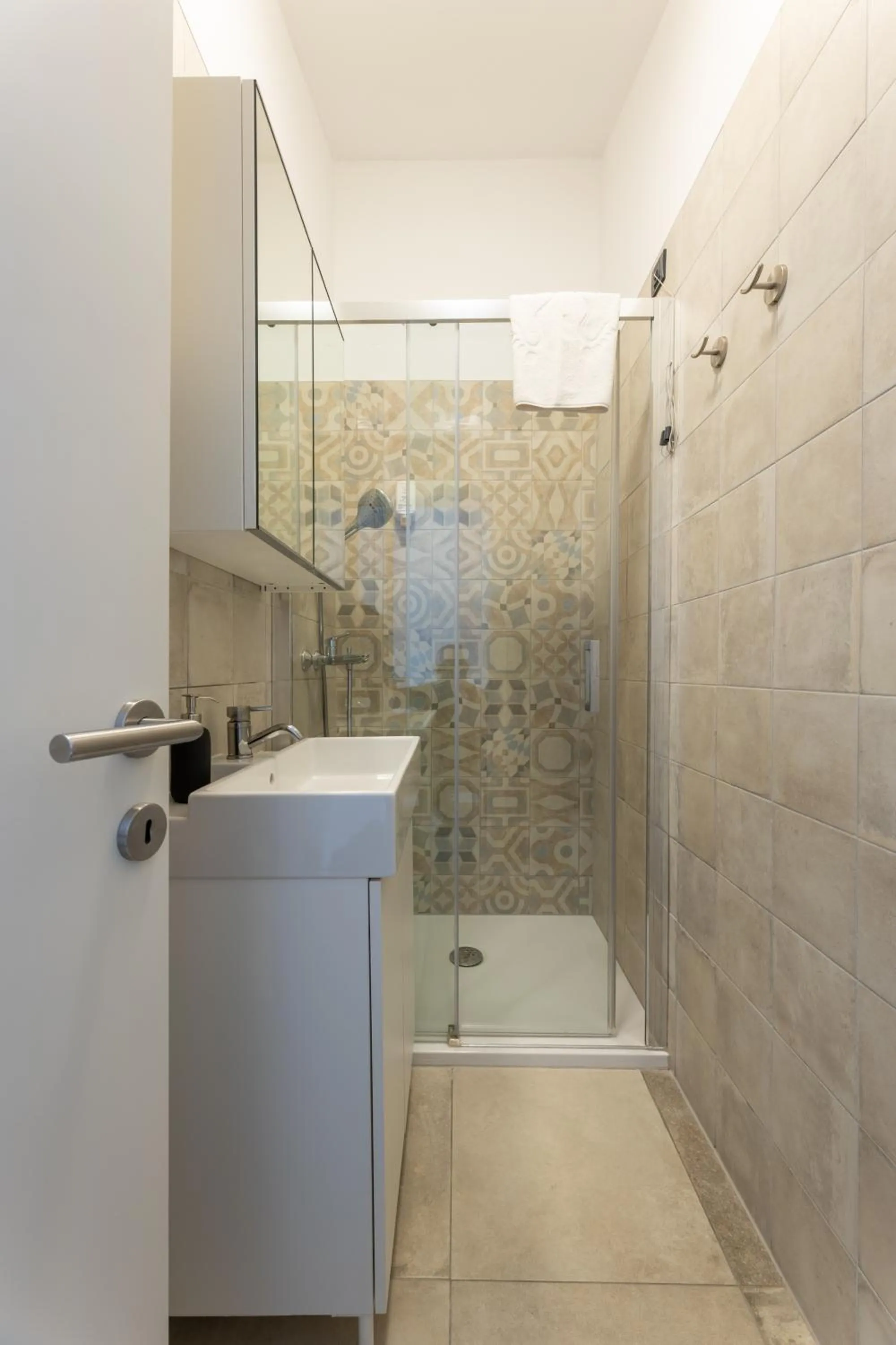 Shower in Apartments Korta