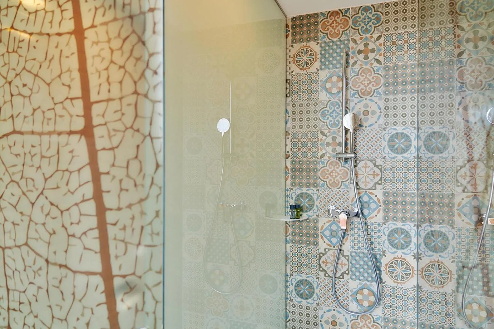 Shower in Hotel Arrey Alella