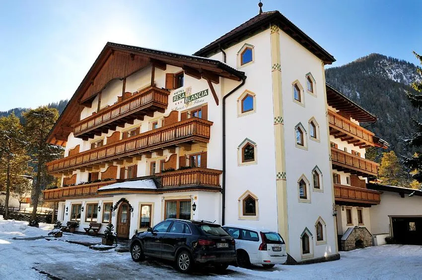 Property building in Hotel Resa Blancia