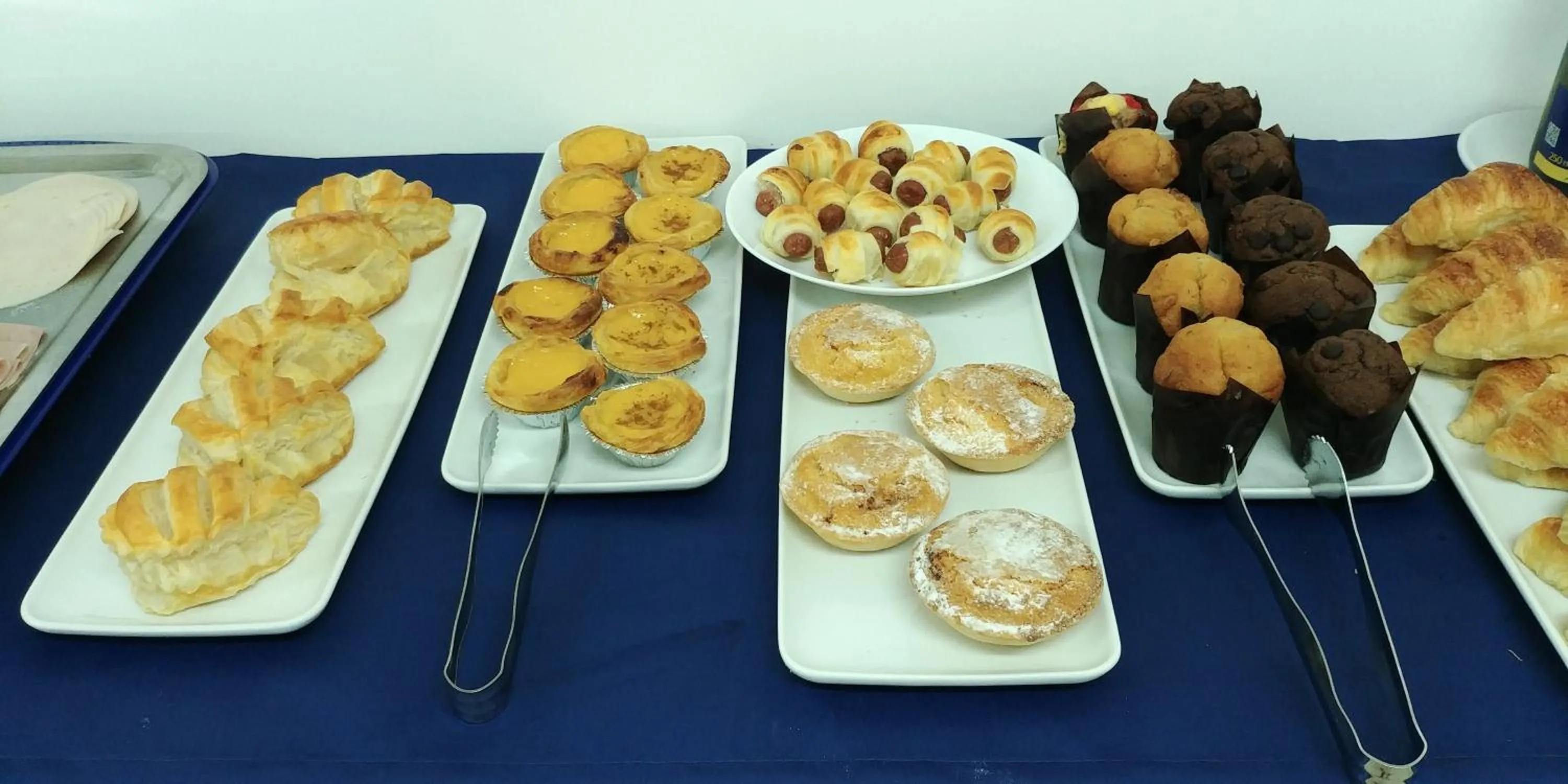 Breakfast in Puzzle Suites B&B