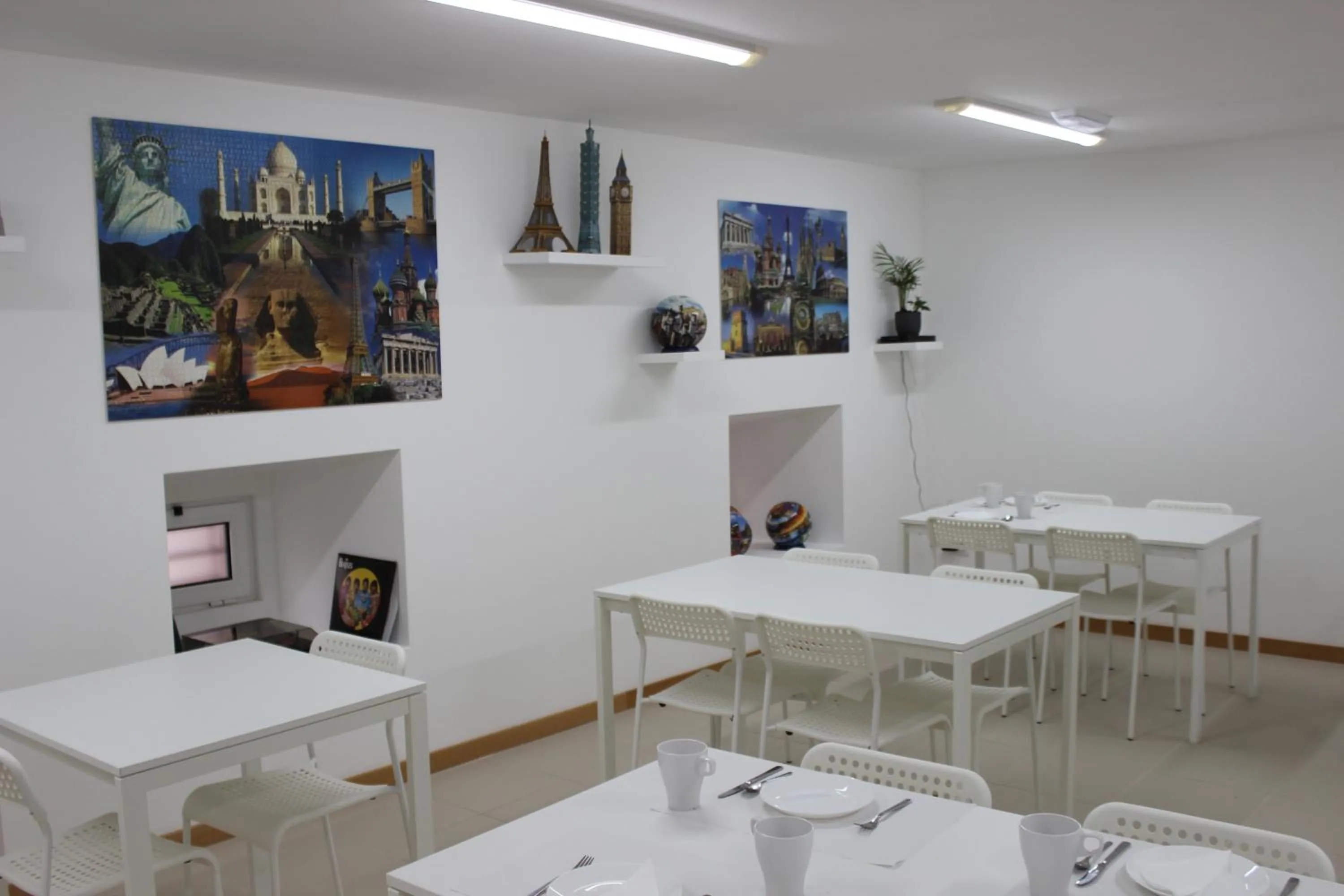 Lounge or bar in Puzzle Suites B&B