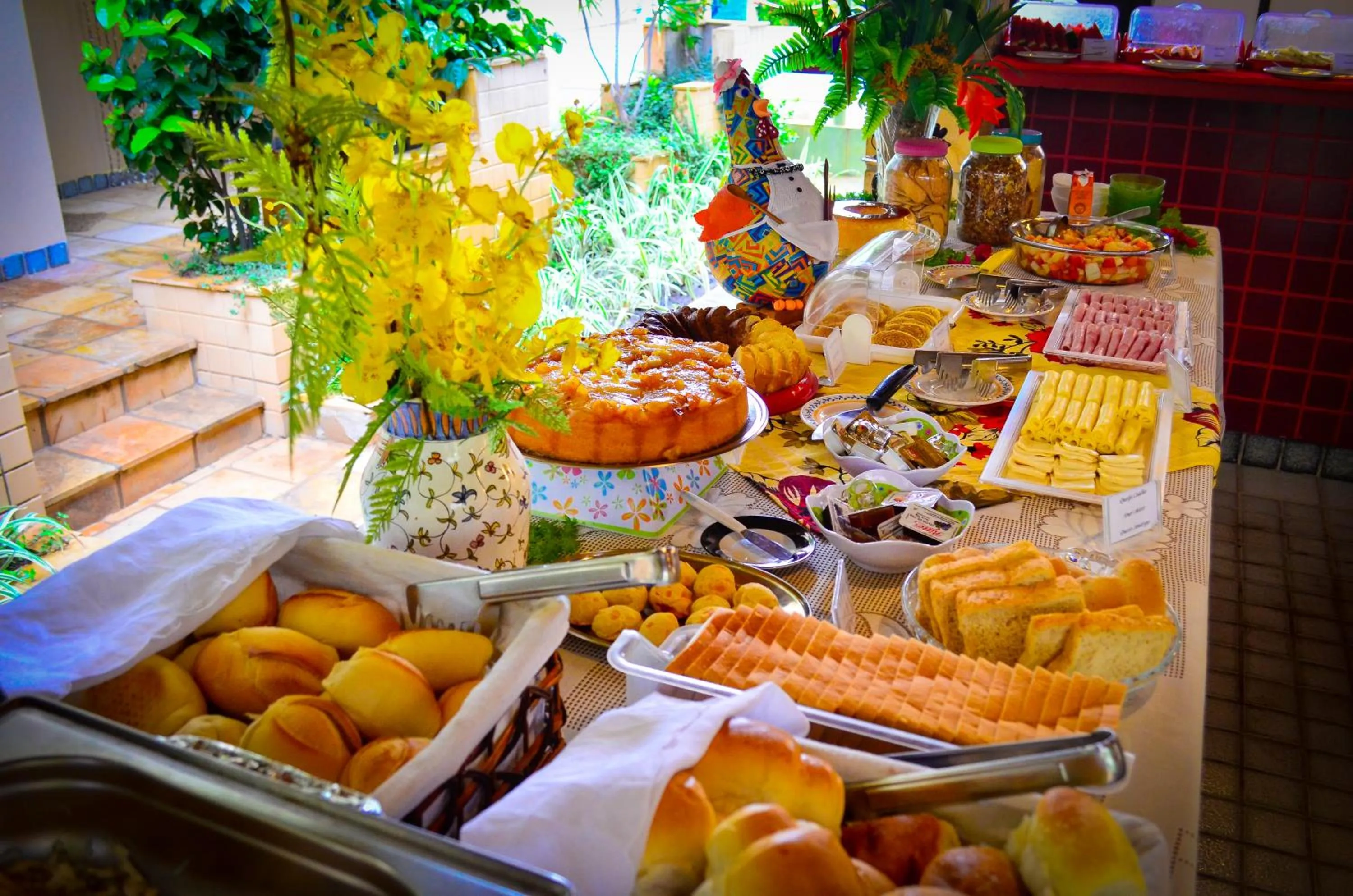 Food and drinks in Pousada das Bromélias