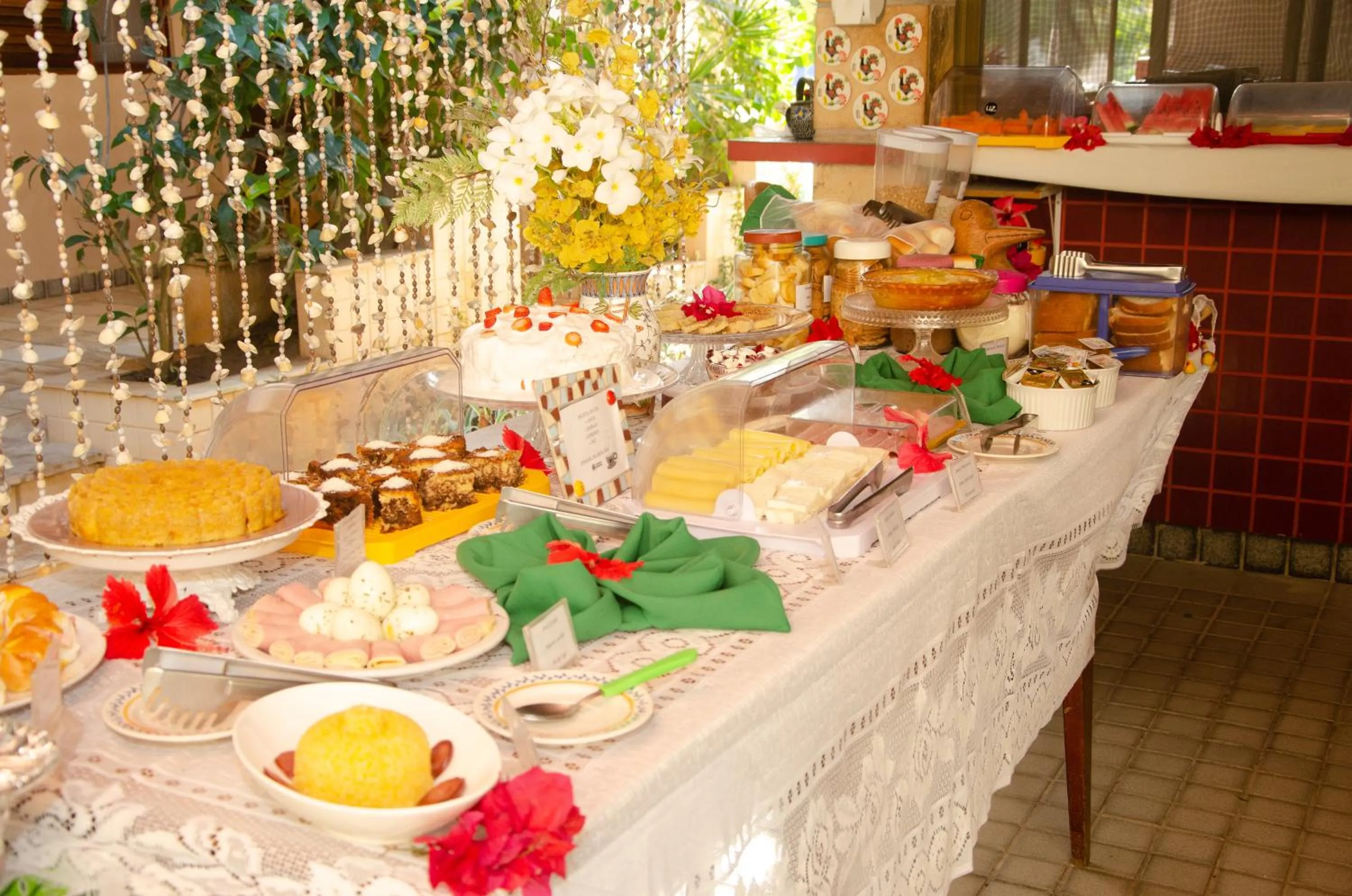 Food and drinks in Pousada das Bromélias