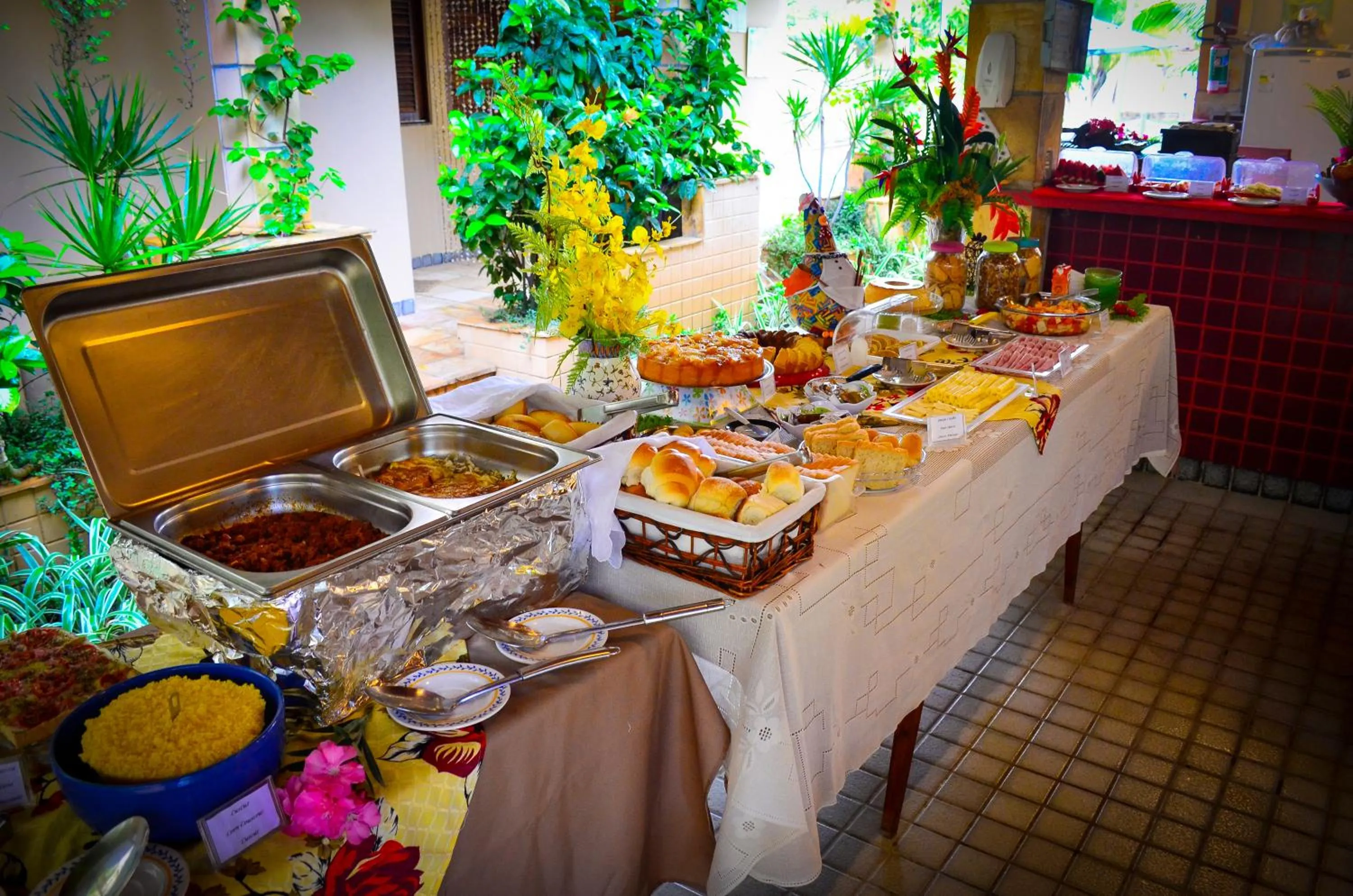 Food and drinks in Pousada das Bromélias