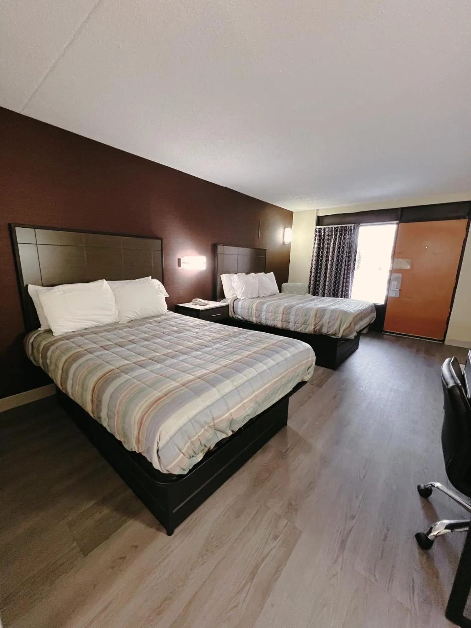 Bed in Travel Inn New Castle Airport