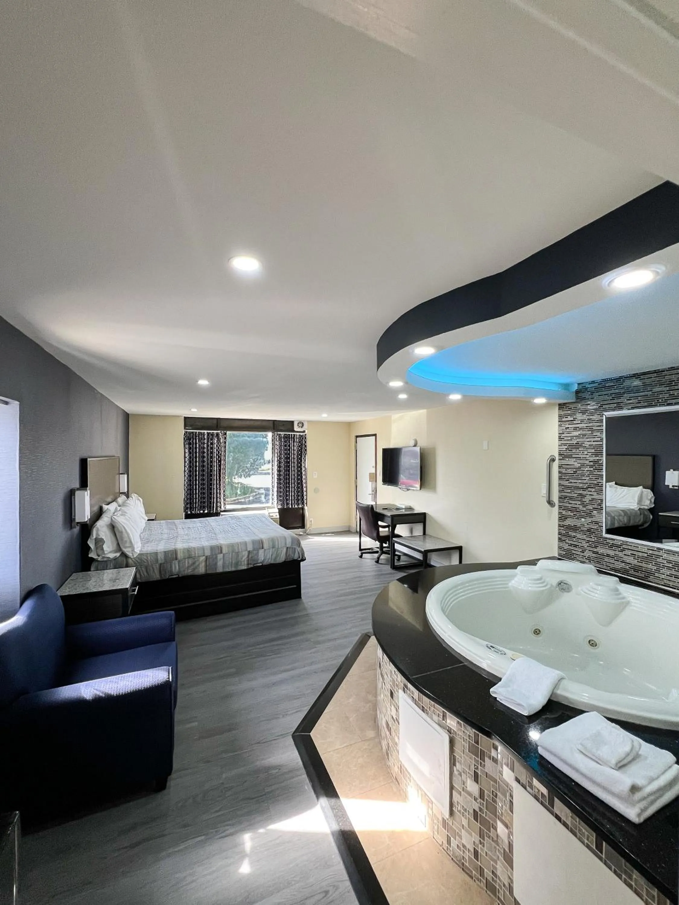 Bed in Travel Inn New Castle Airport