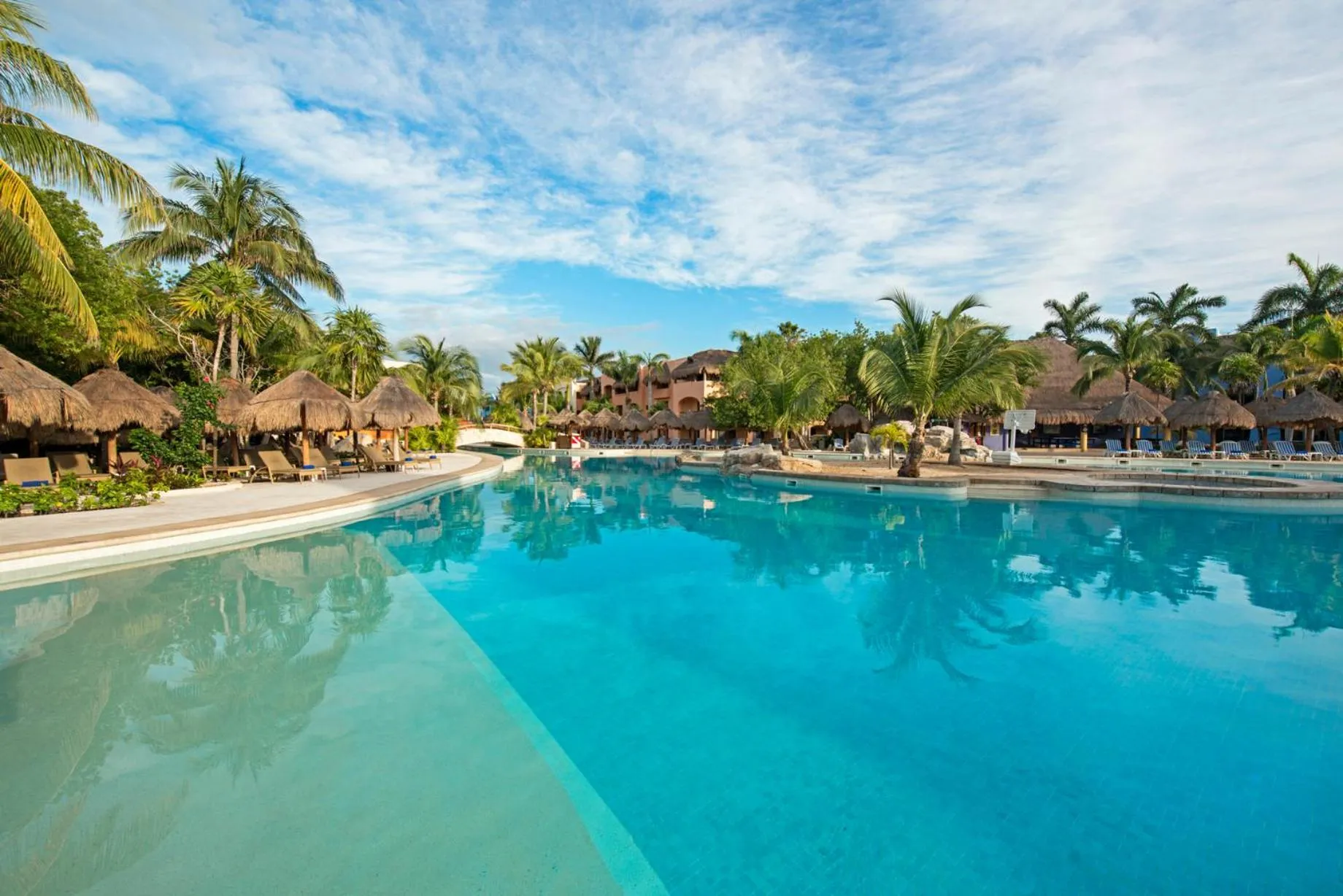 Swimming pool in Iberostar Selection Paraíso Maya - All Inclusive