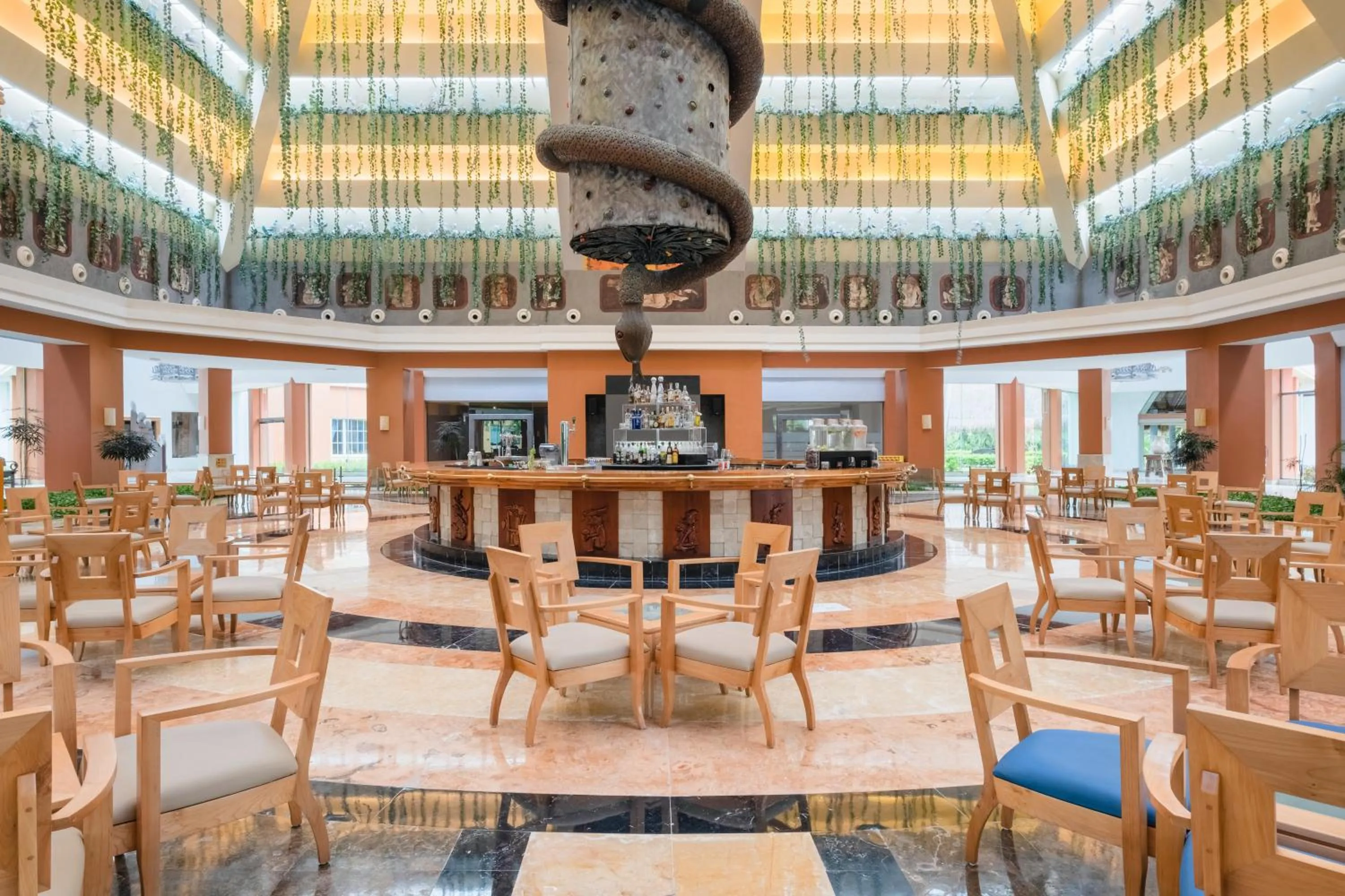Lounge or bar in Iberostar Selection Paraíso Maya - All Inclusive