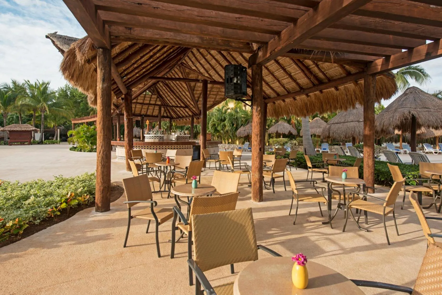 Lounge or bar in Iberostar Selection Paraíso Maya - All Inclusive