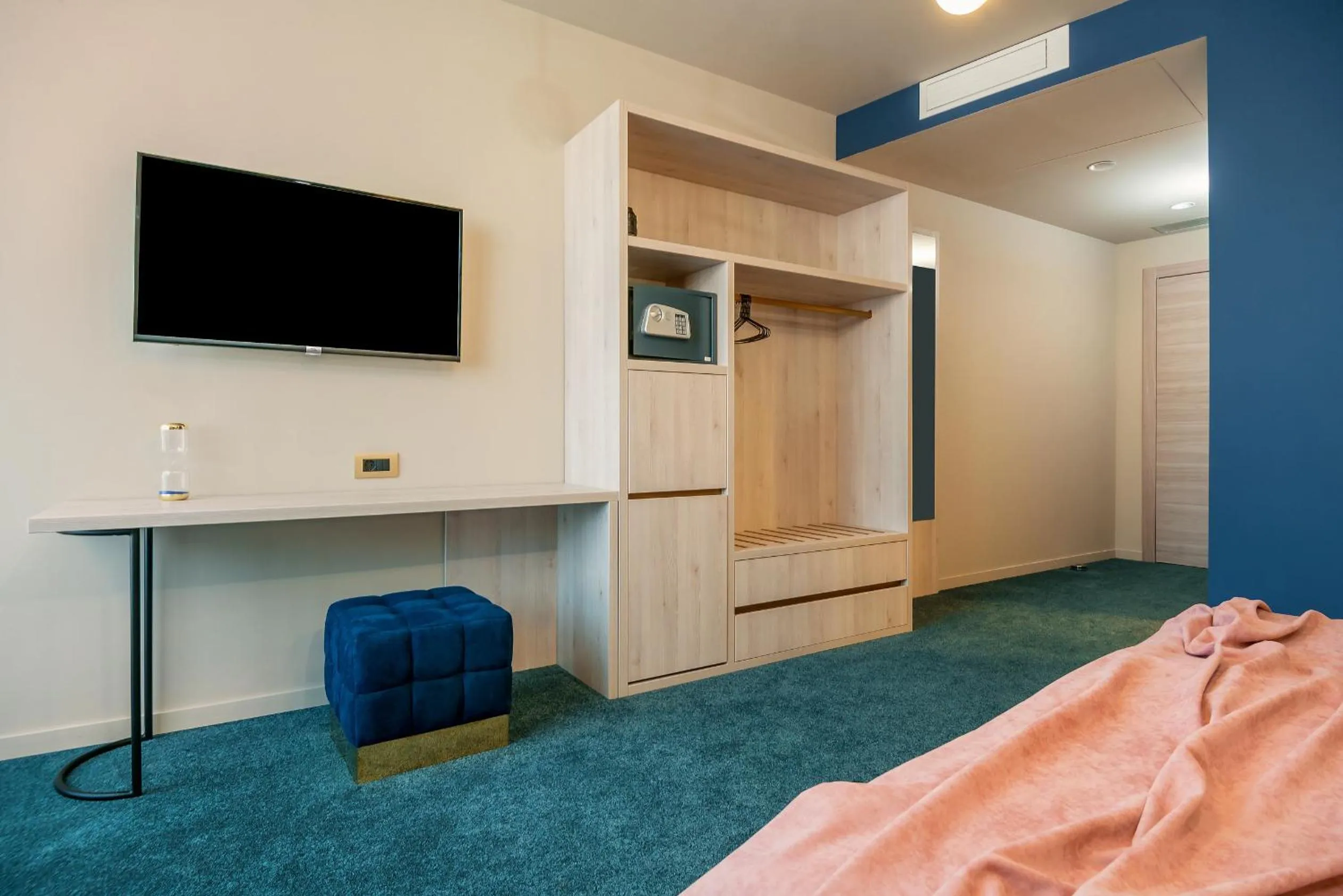 TV and multimedia, Bed in Priska Med Luxury Rooms