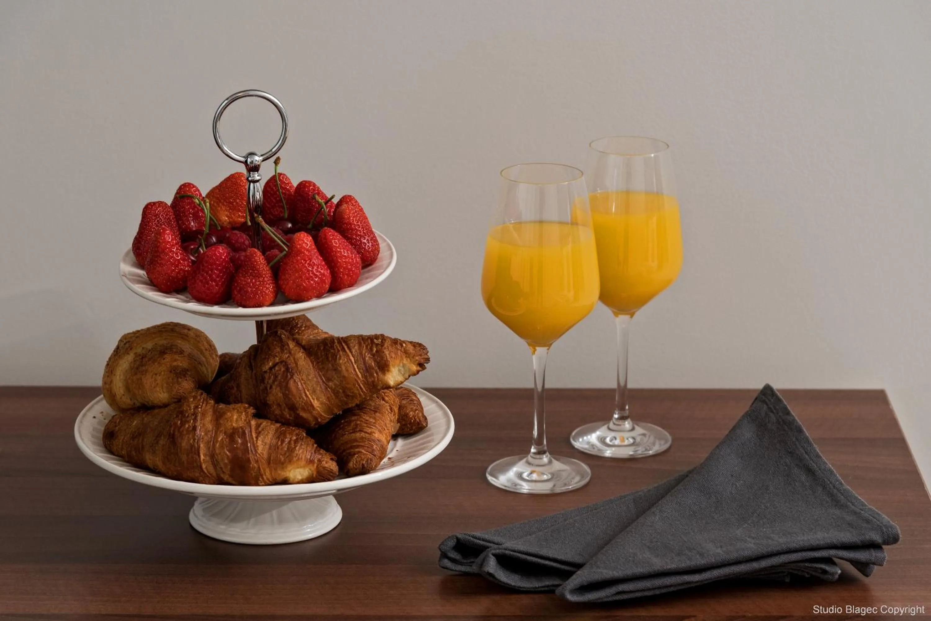 Breakfast in Priska Med Luxury Rooms