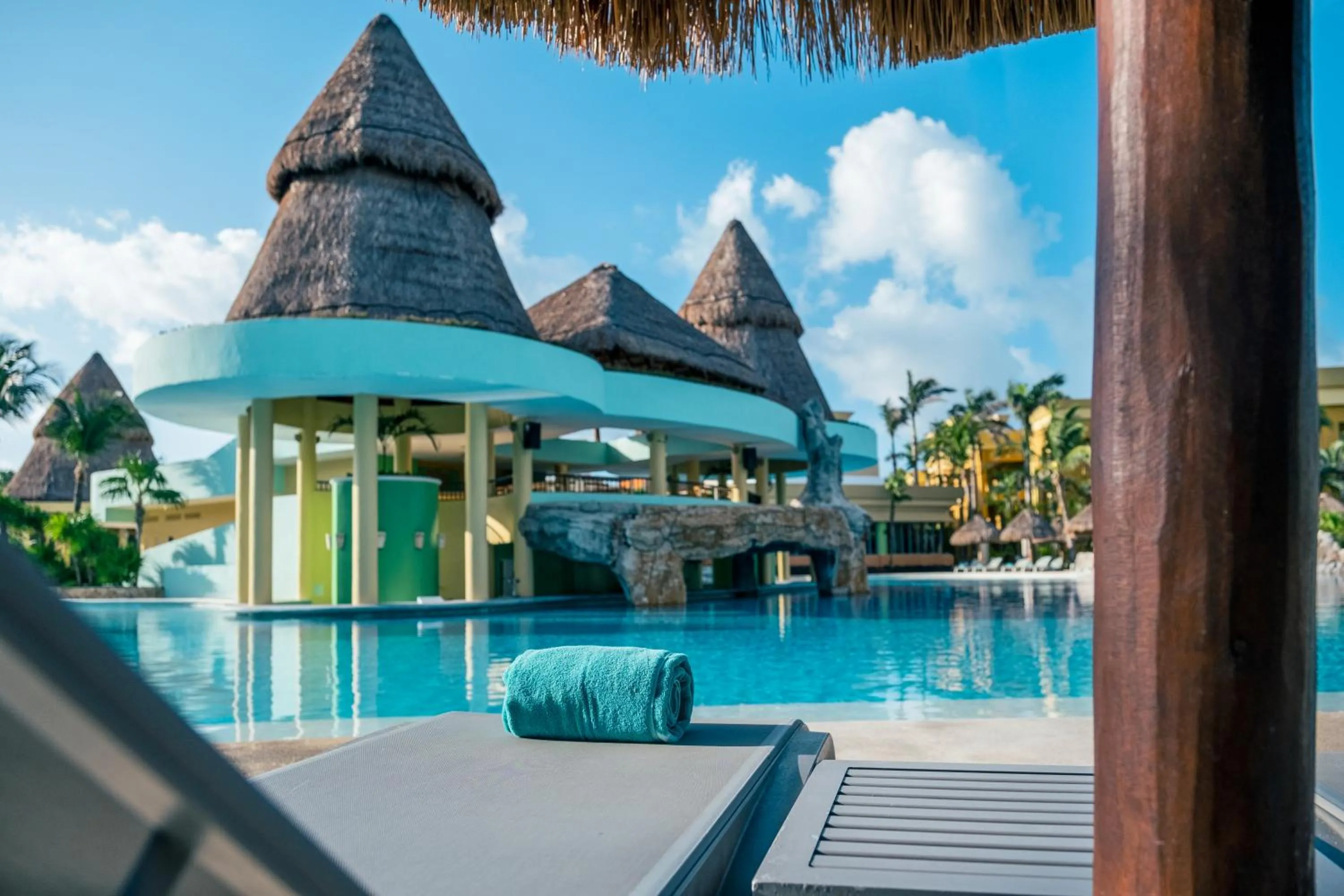 Swimming pool in Iberostar Selection Paraíso Lindo - All Inclusive