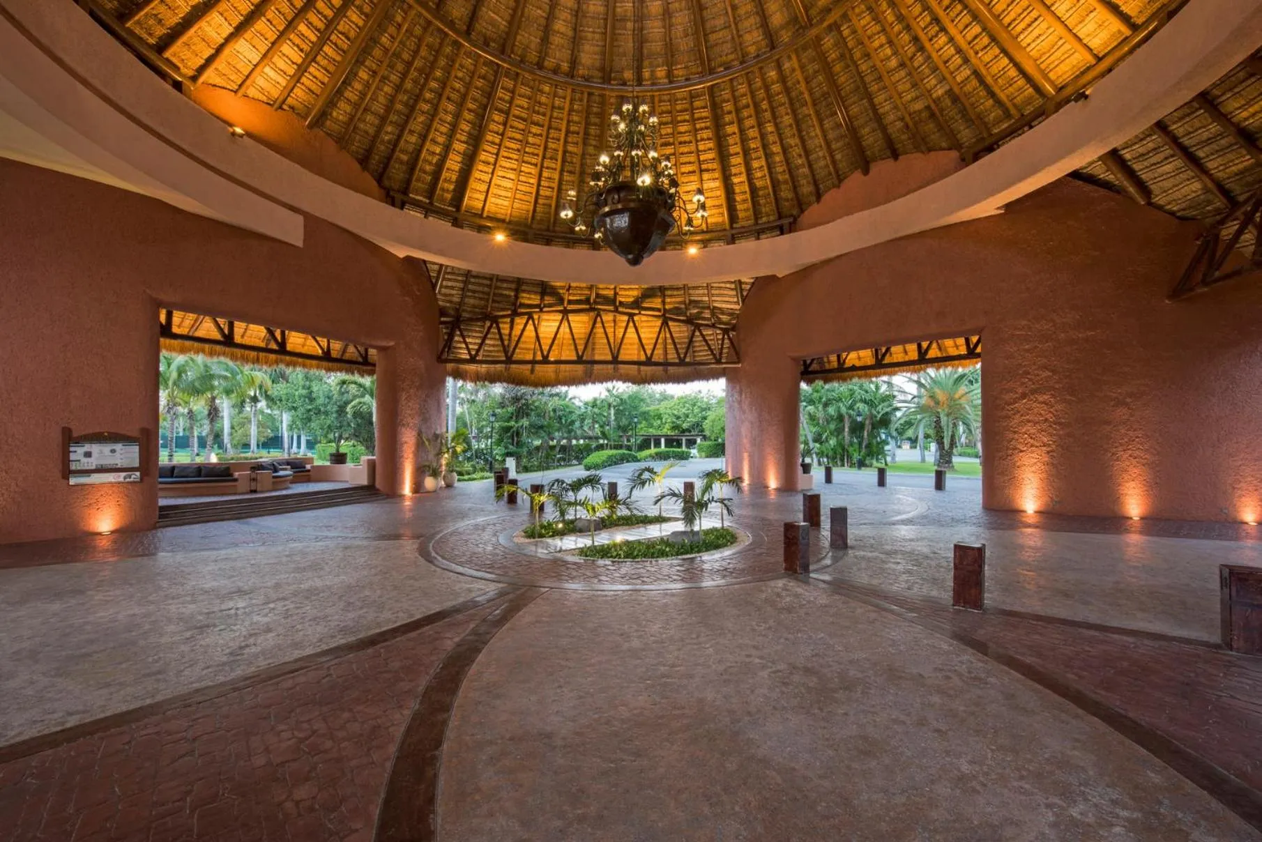 Lobby or reception in Iberostar Selection Paraíso Lindo - All Inclusive