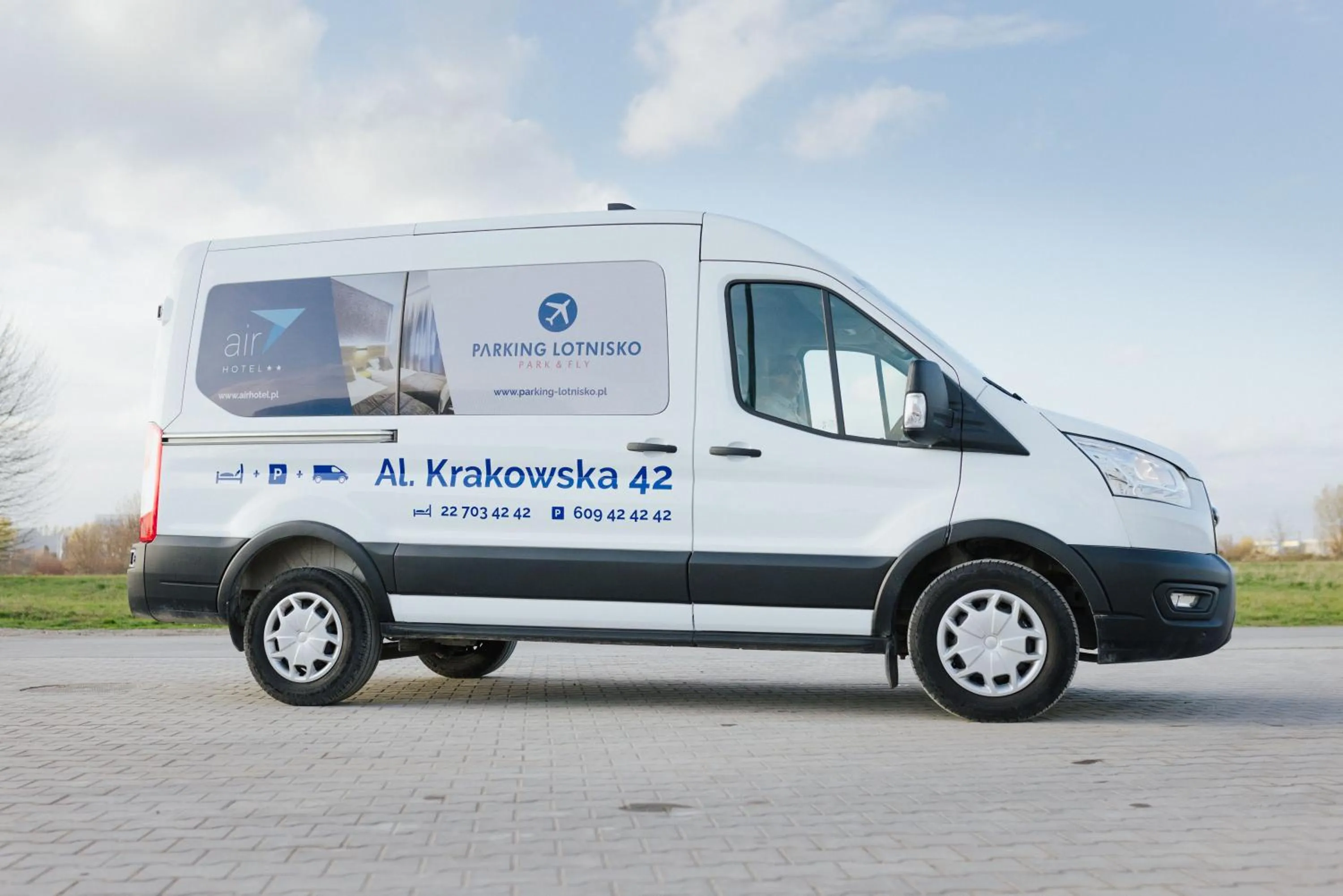 shuttle in Air Hotel