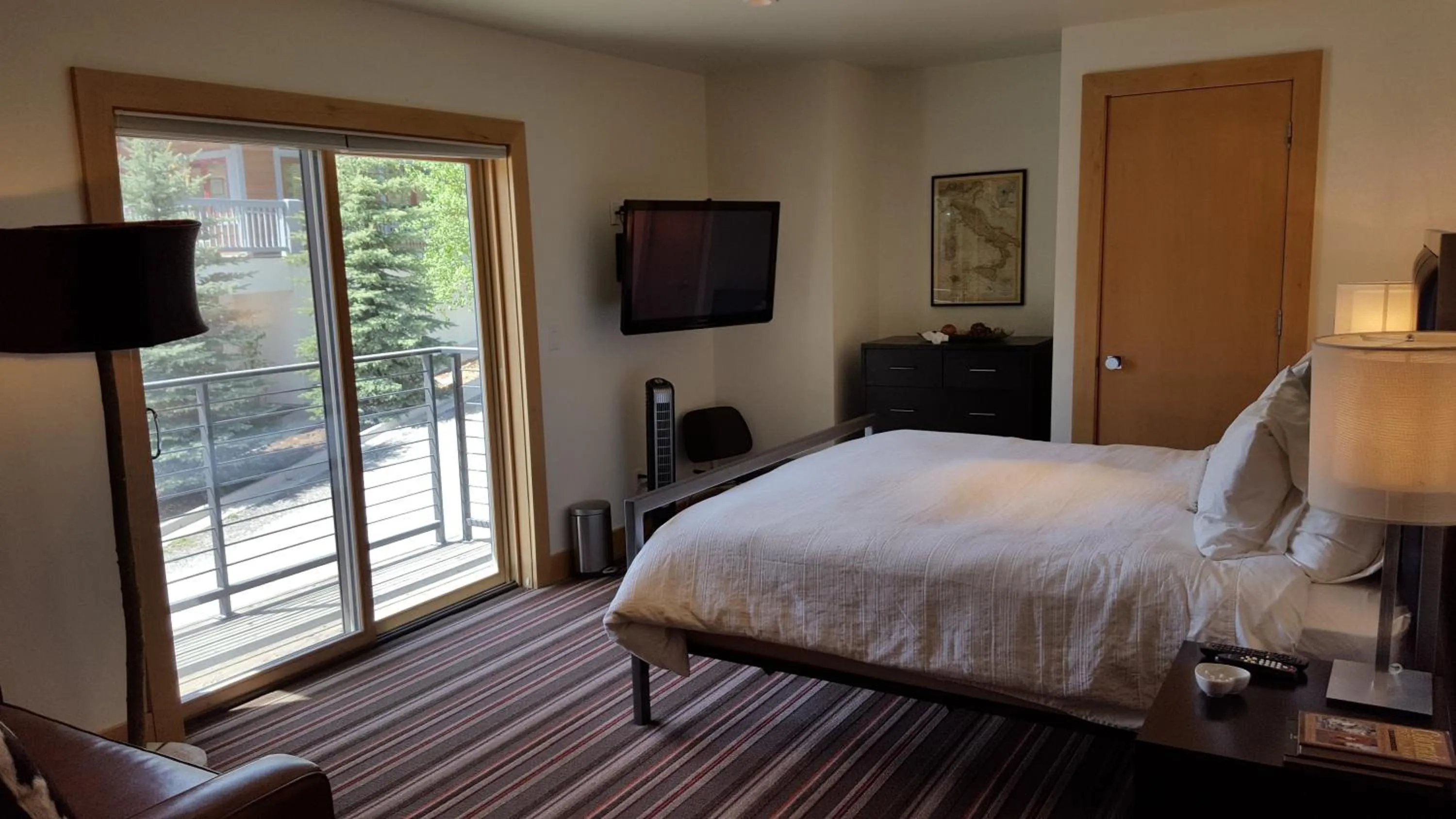 Photo of the whole room, Bed in Hotel Minturn