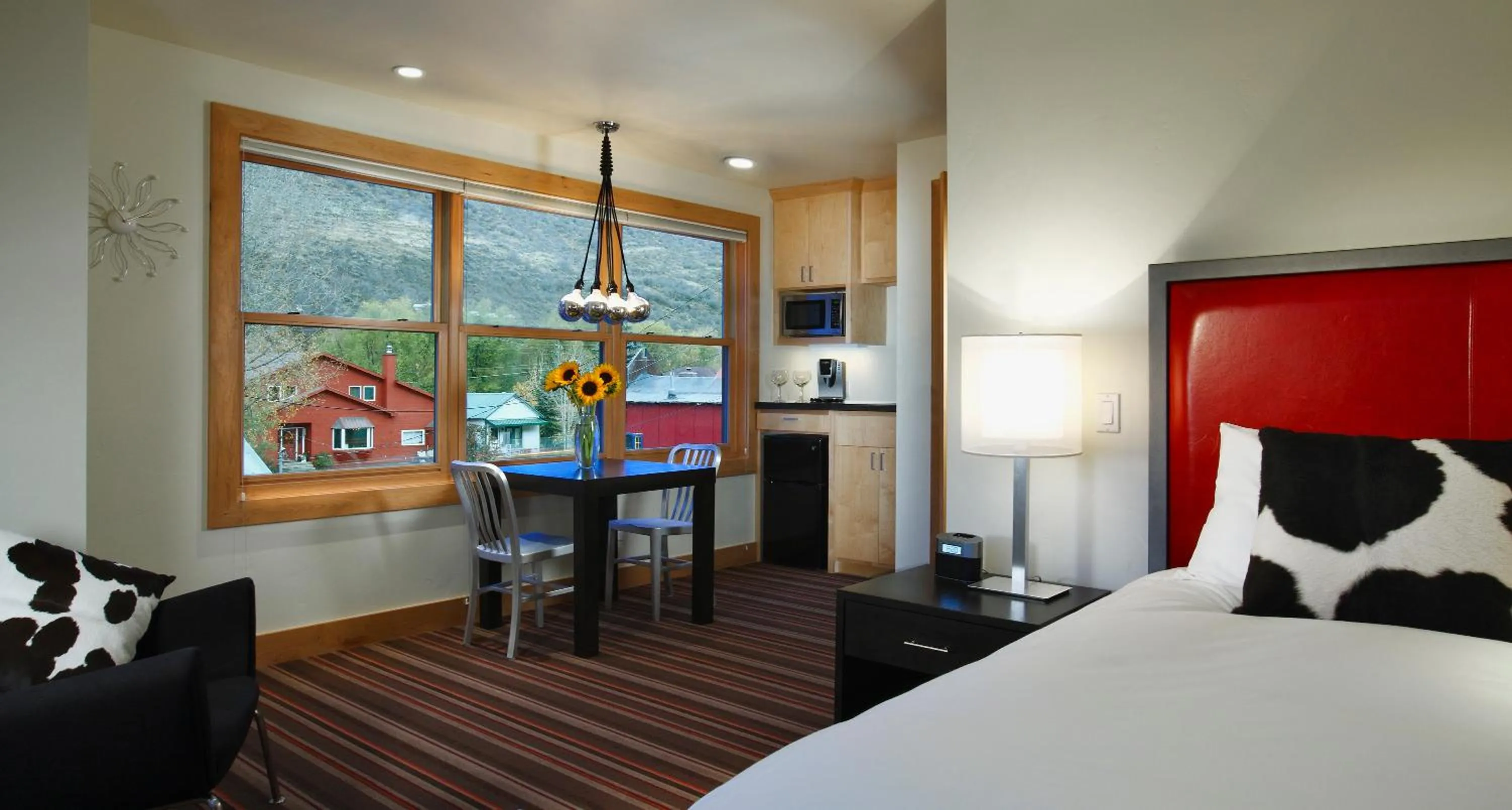 Photo of the whole room, Bed in Hotel Minturn