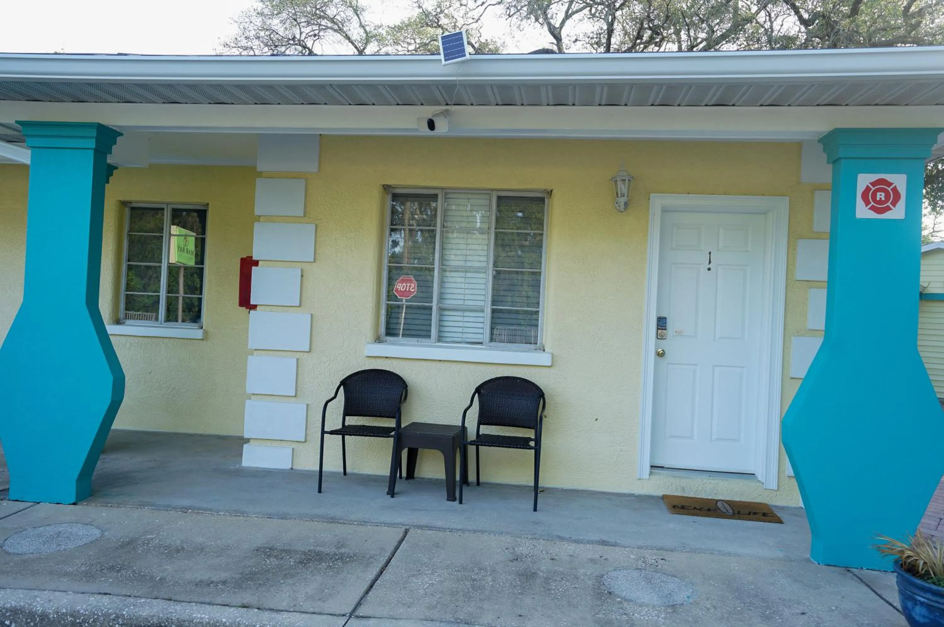 Facade/entrance in Mar Bay Exclusive Suites