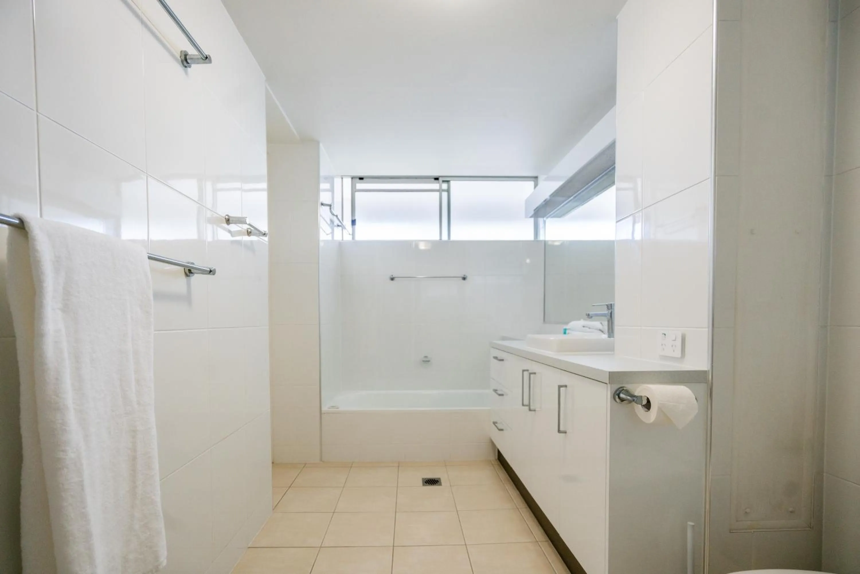 Shower in Cashelmara Beachfront Apartments