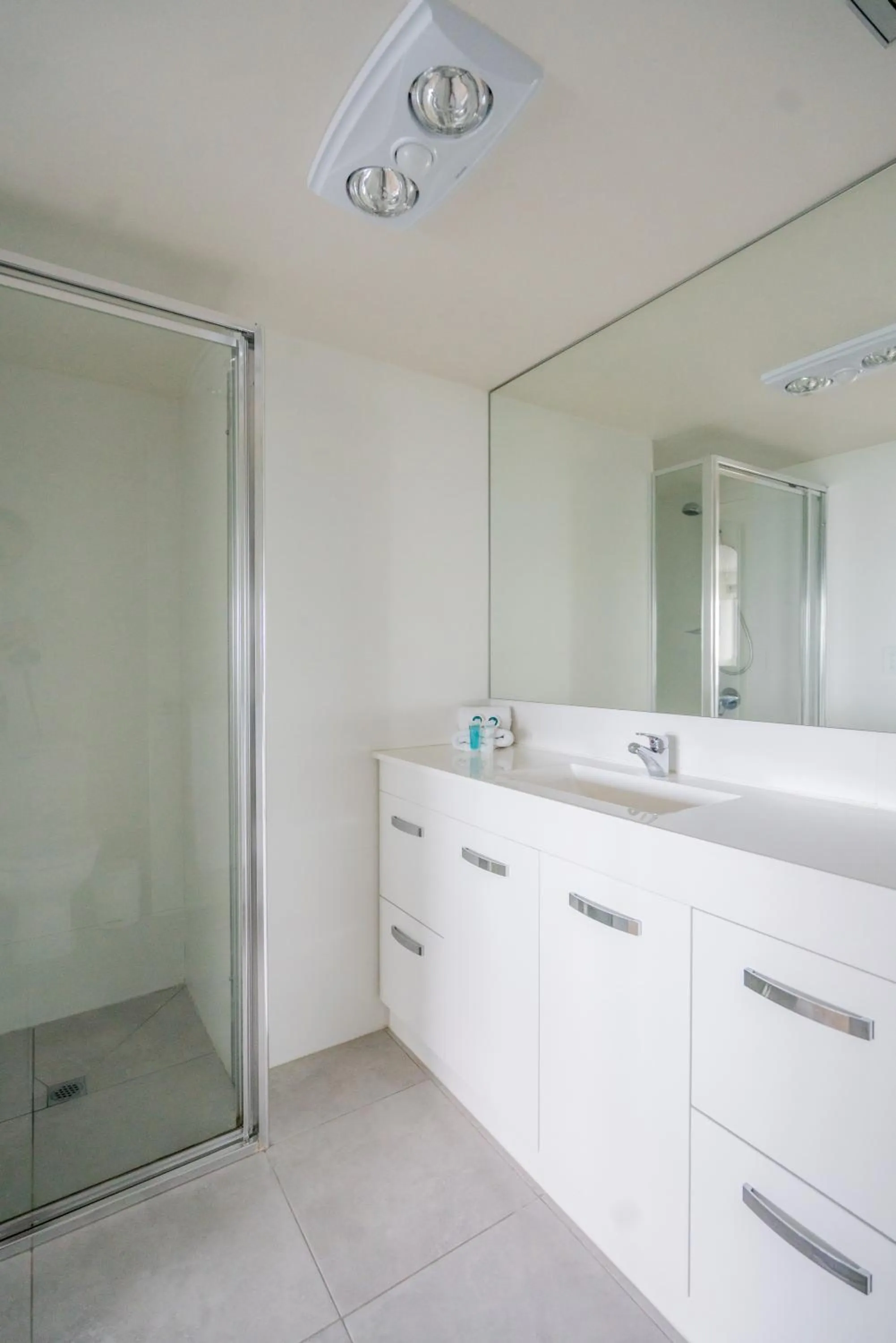 Shower in Cashelmara Beachfront Apartments