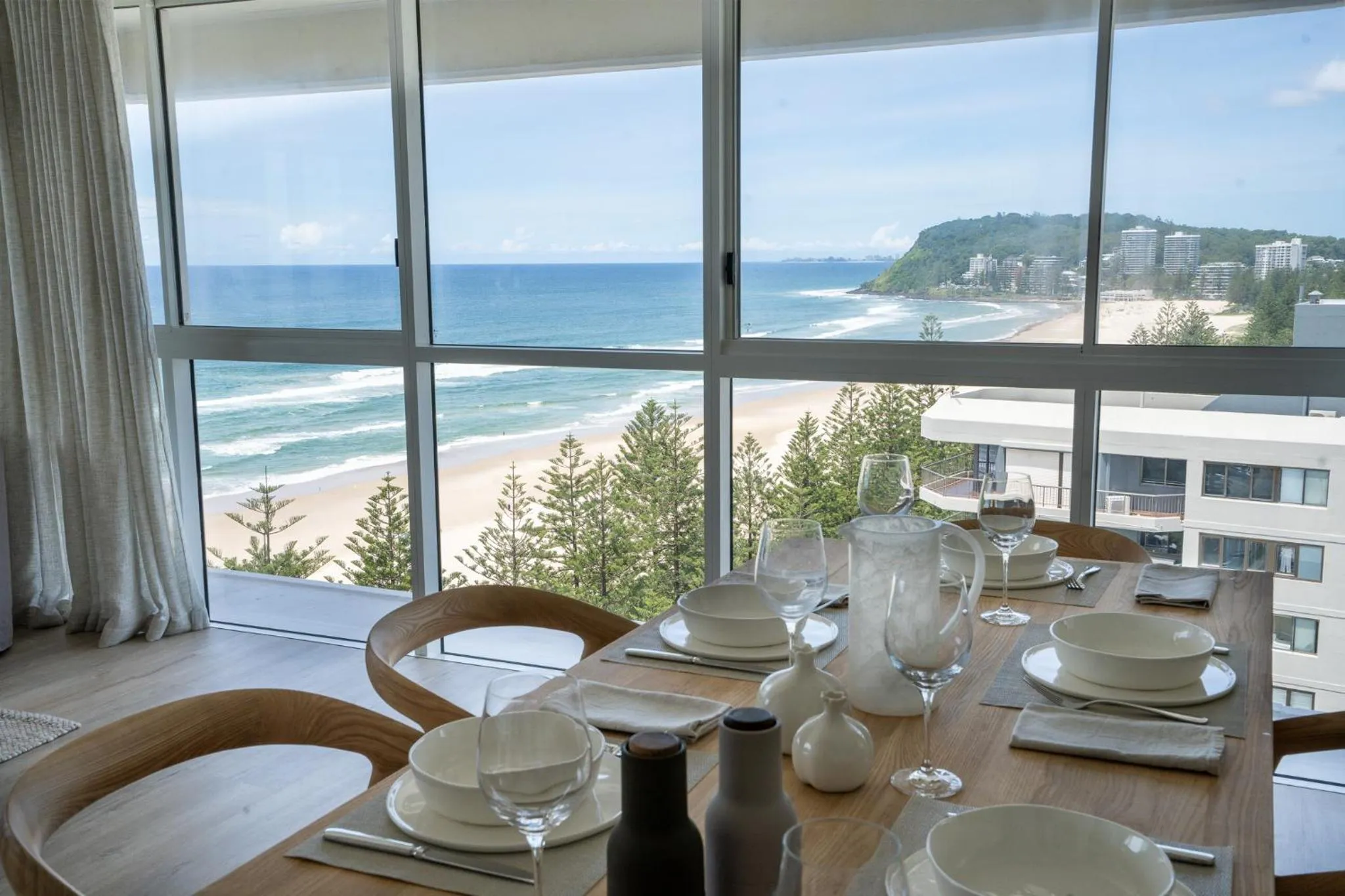 Dining area in Cashelmara Beachfront Apartments