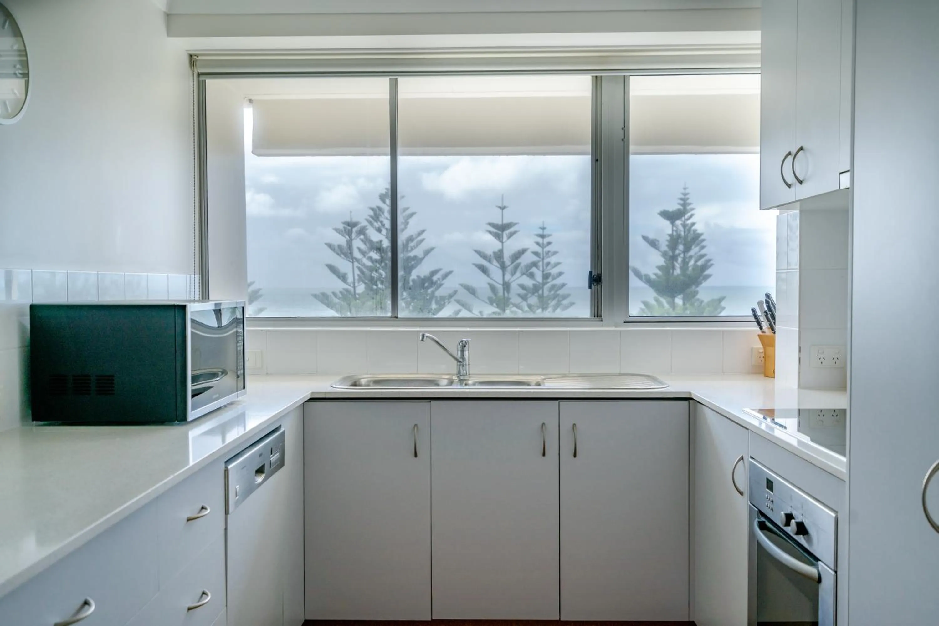 Coffee/tea facilities in Cashelmara Beachfront Apartments