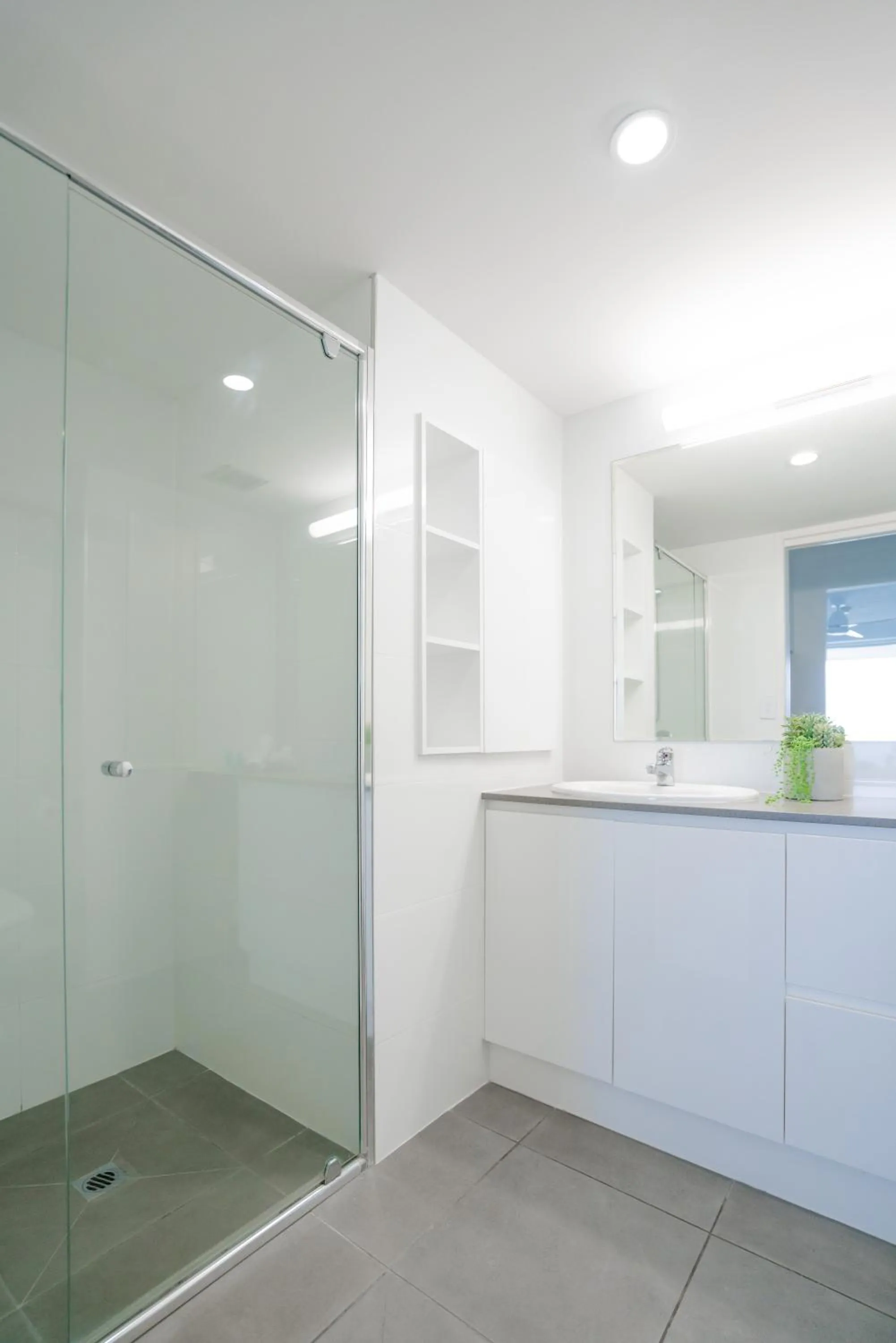 Toilet in Cashelmara Beachfront Apartments