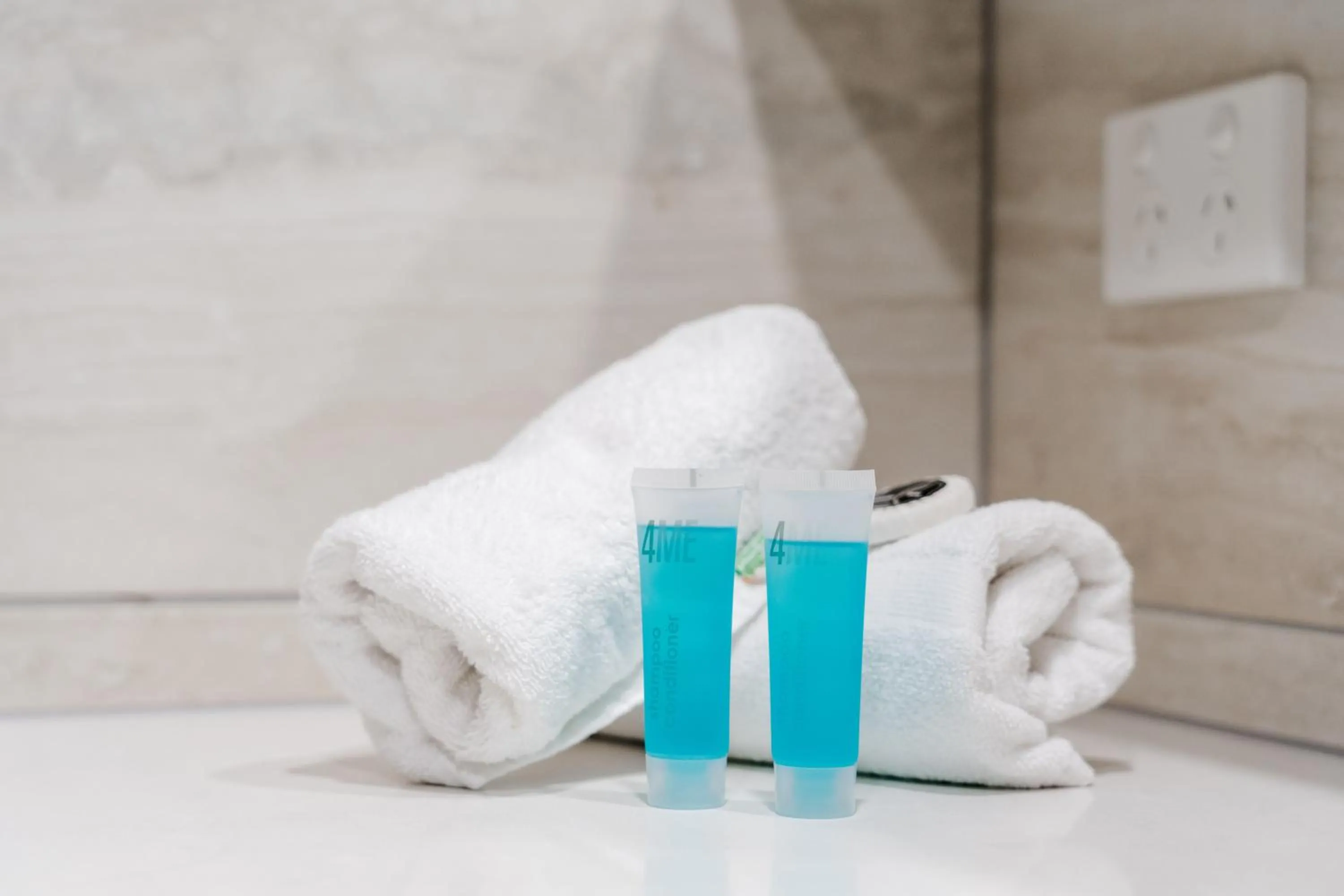 Bathroom in Cashelmara Beachfront Apartments