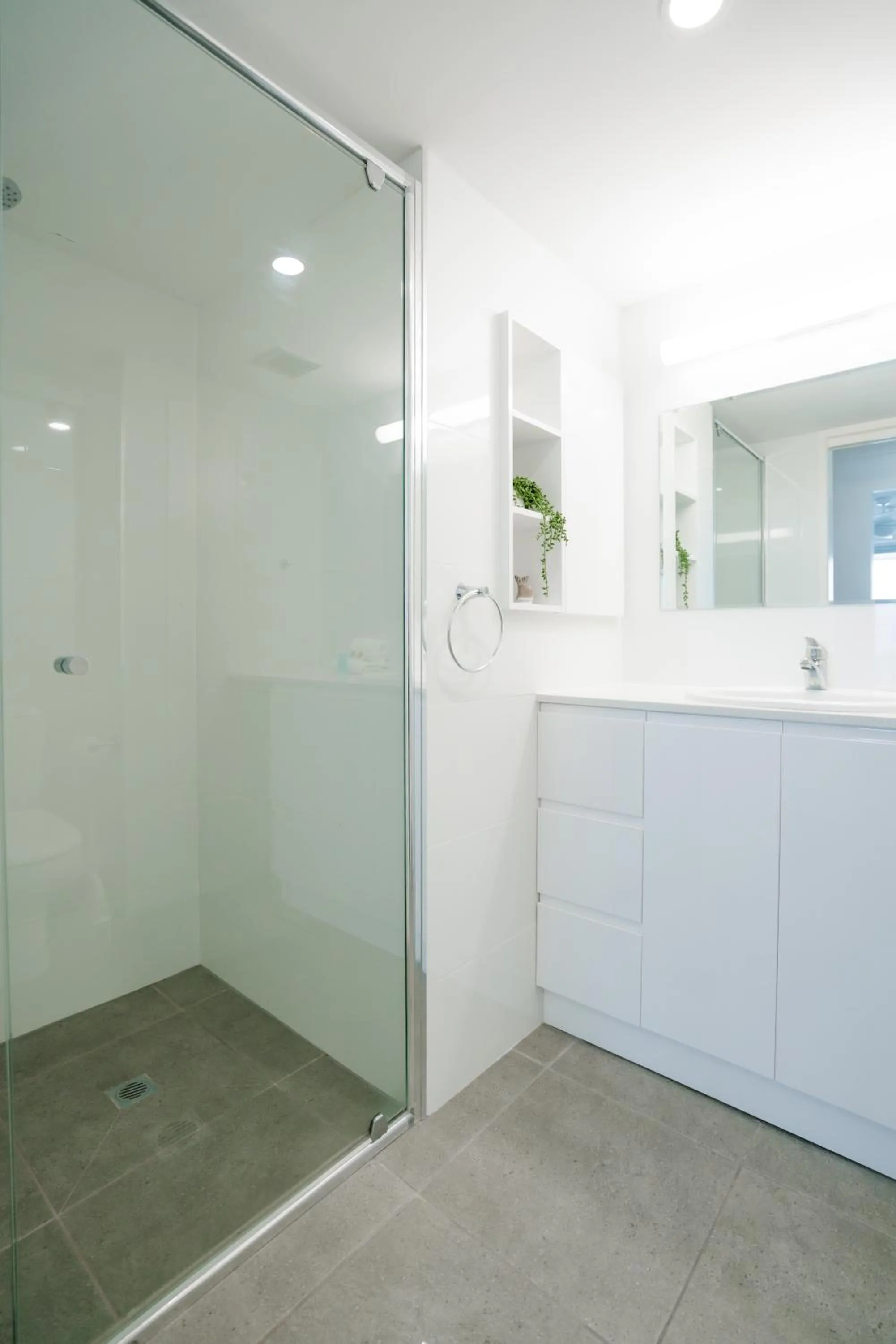 Shower in Cashelmara Beachfront Apartments