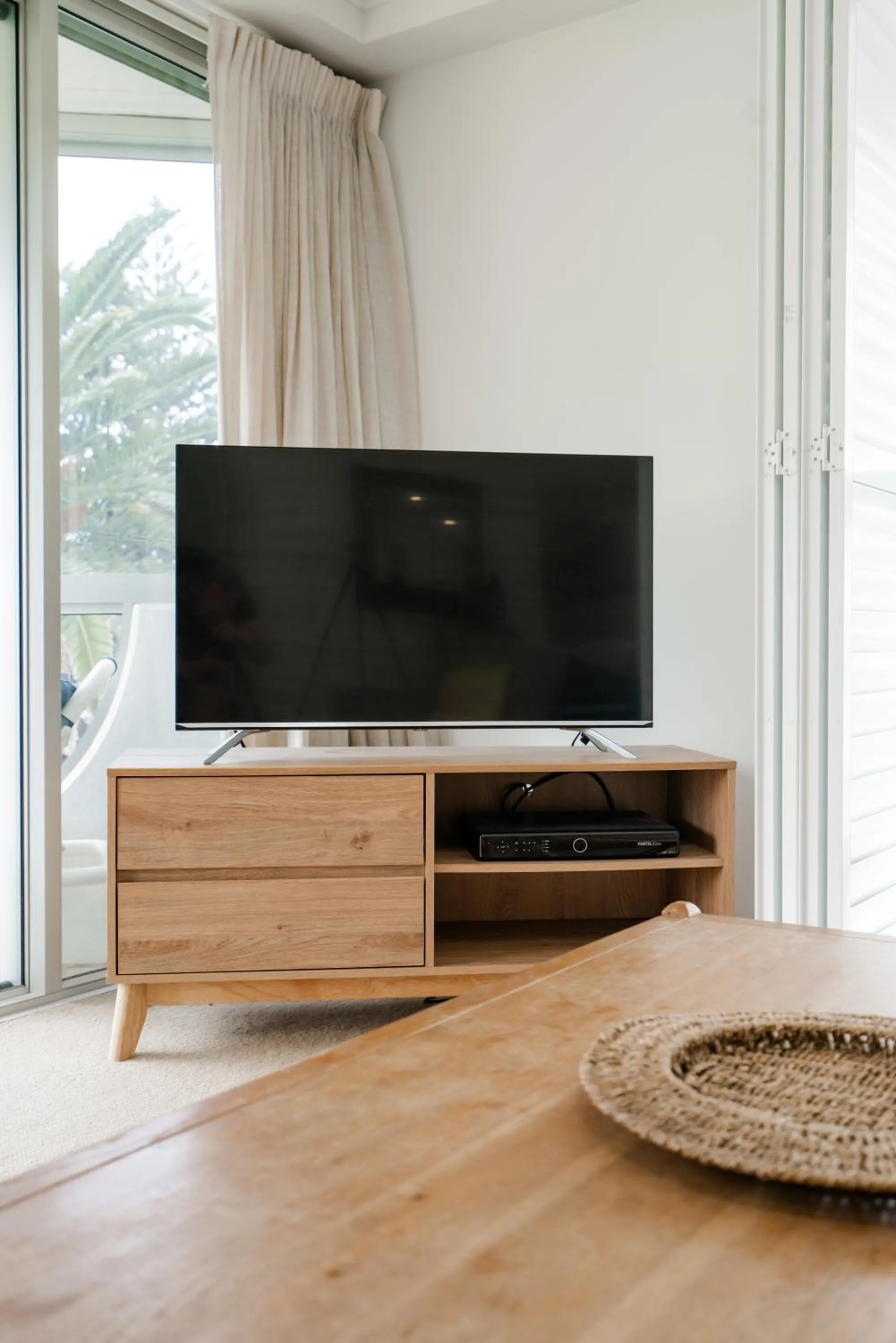 TV and multimedia in Cashelmara Beachfront Apartments