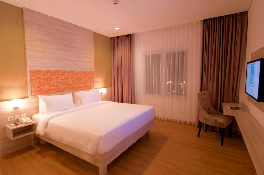 Bed in Front One Akshaya Hotel Karawang