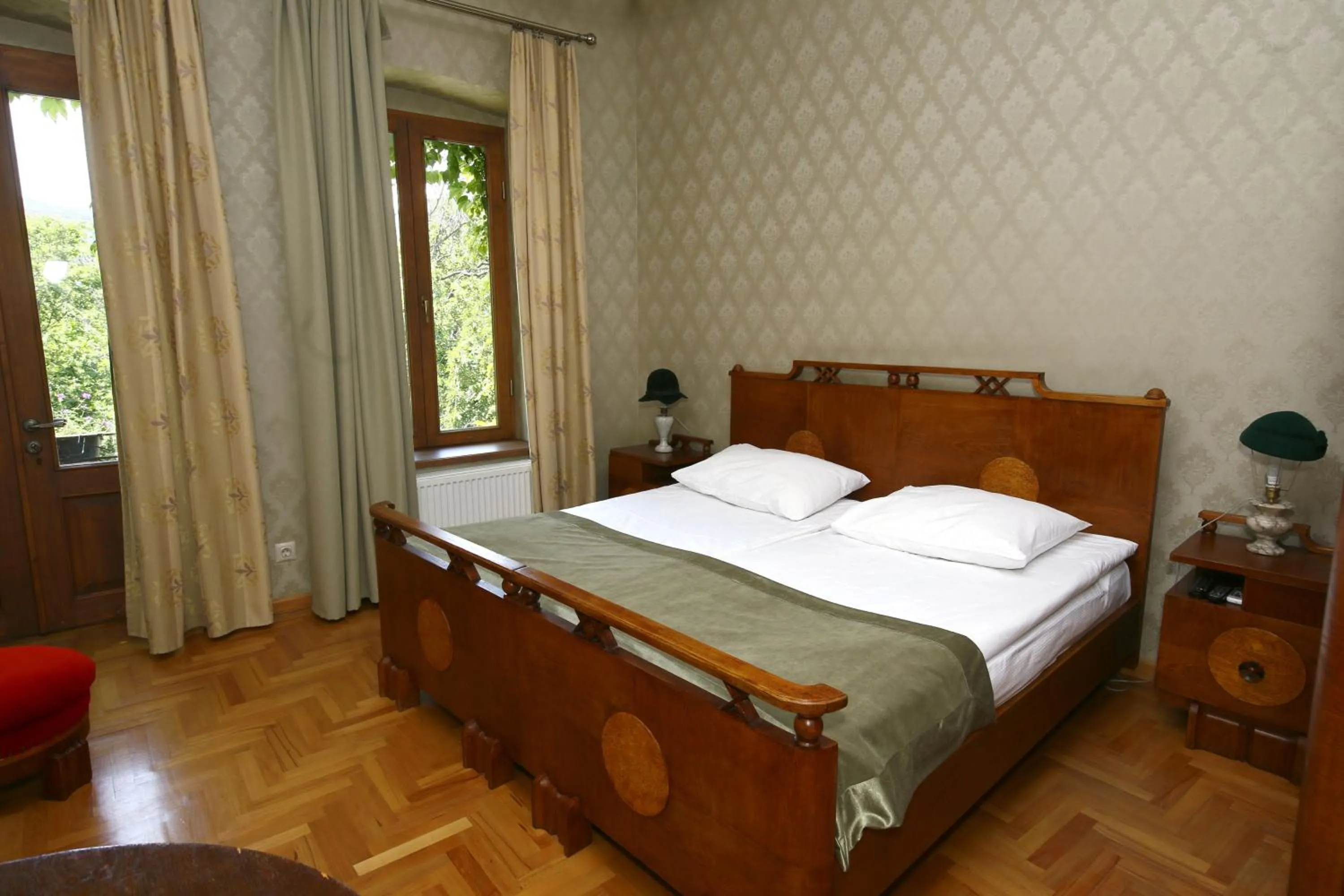 Photo of the whole room, Bed in Bloom Boutique Hotel