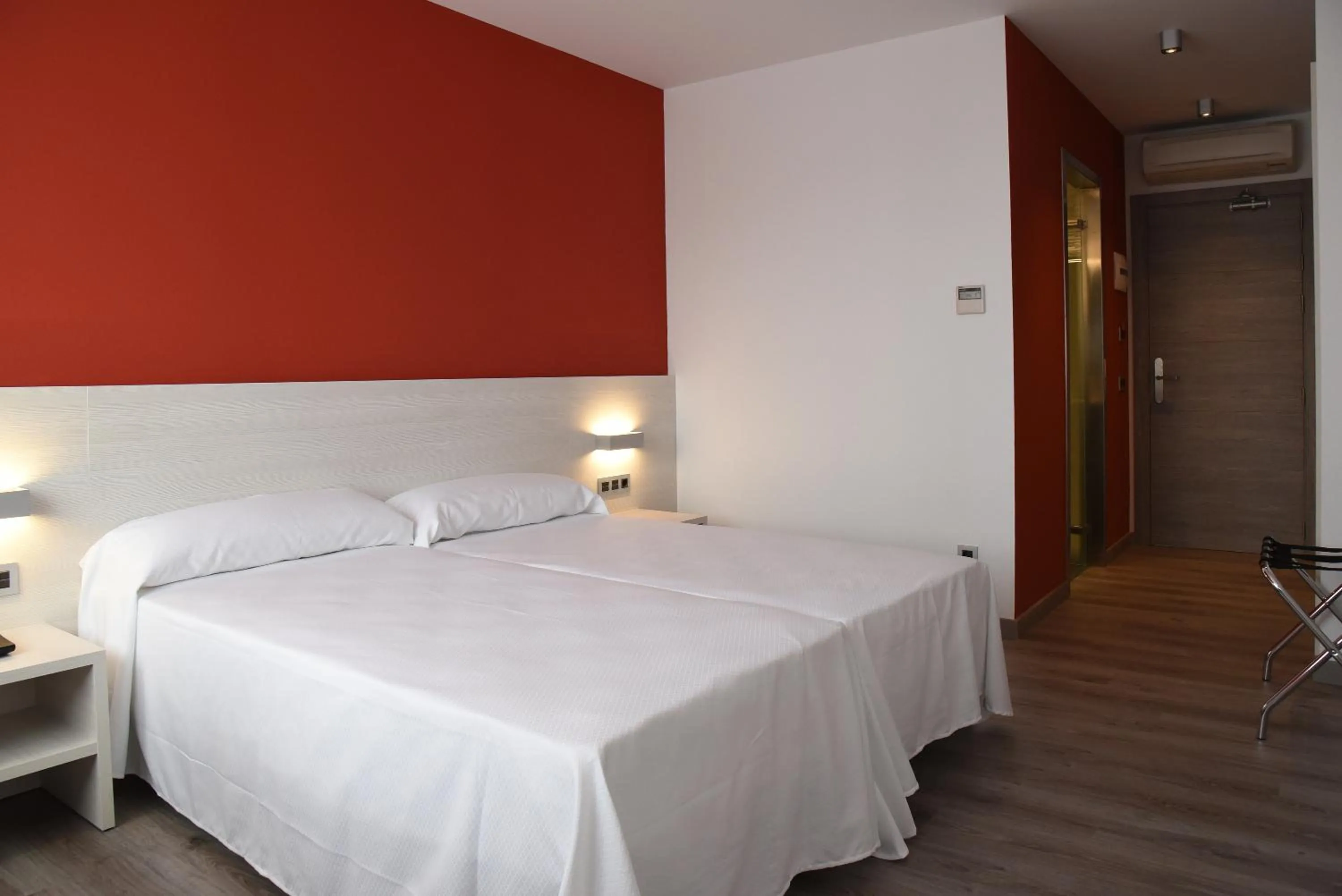 Photo of the whole room, Bed in Hotel Julimar