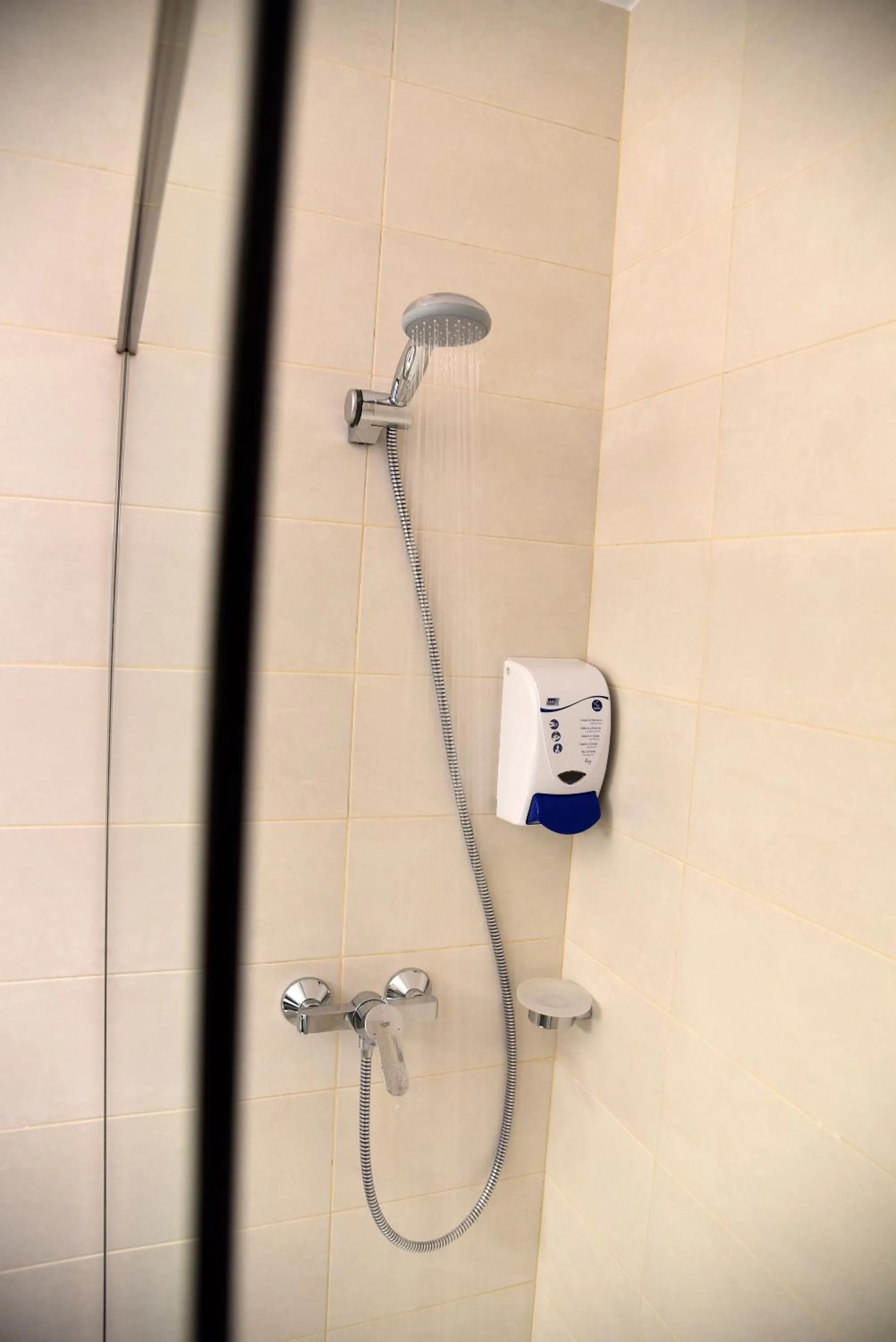 Shower in Hotel Julimar
