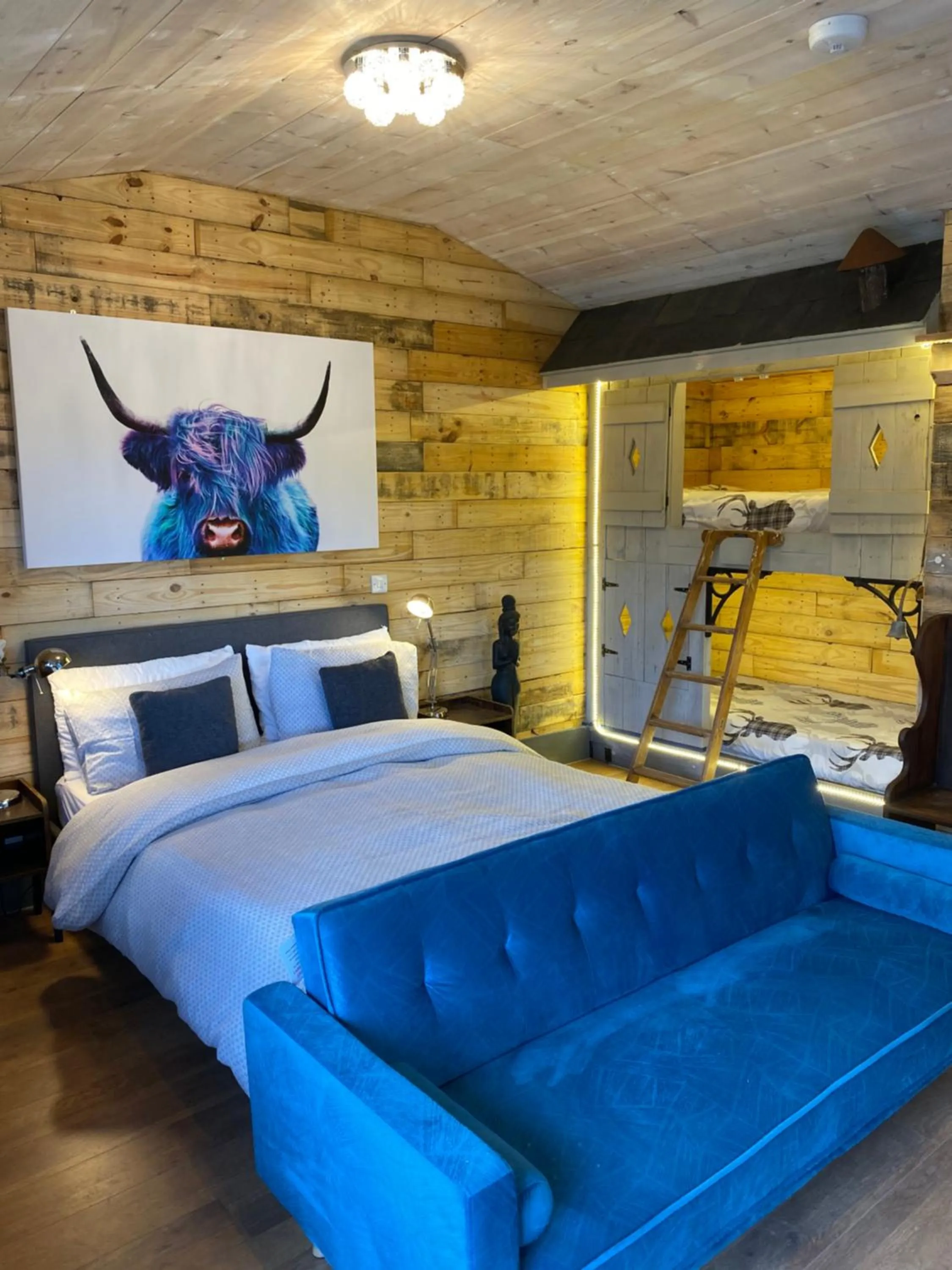 bunk bed, Bed in Windsor Studio East