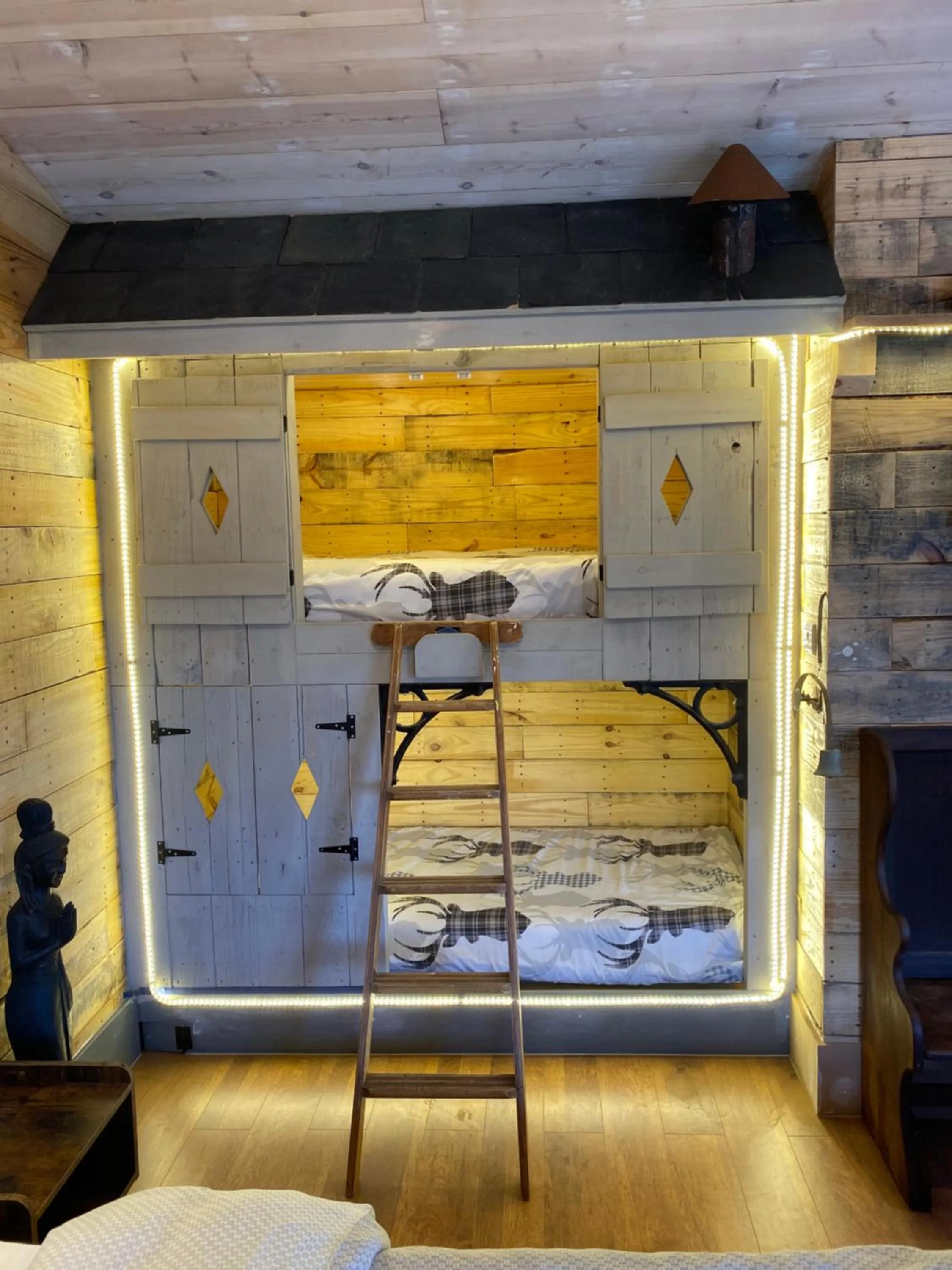 Bed in Windsor Studio East