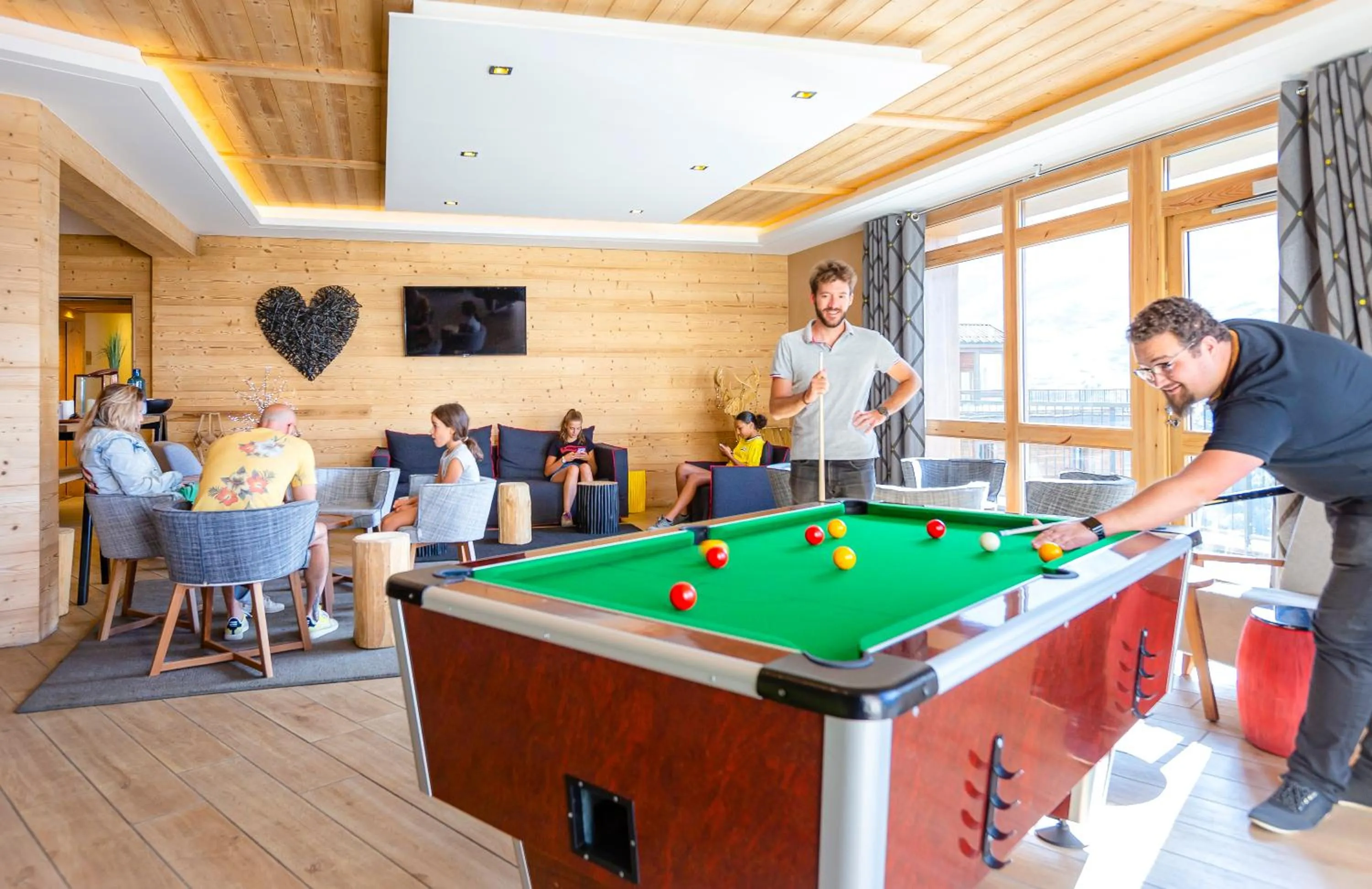 People in Résidence Club mmv Le Cœur des Loges ****