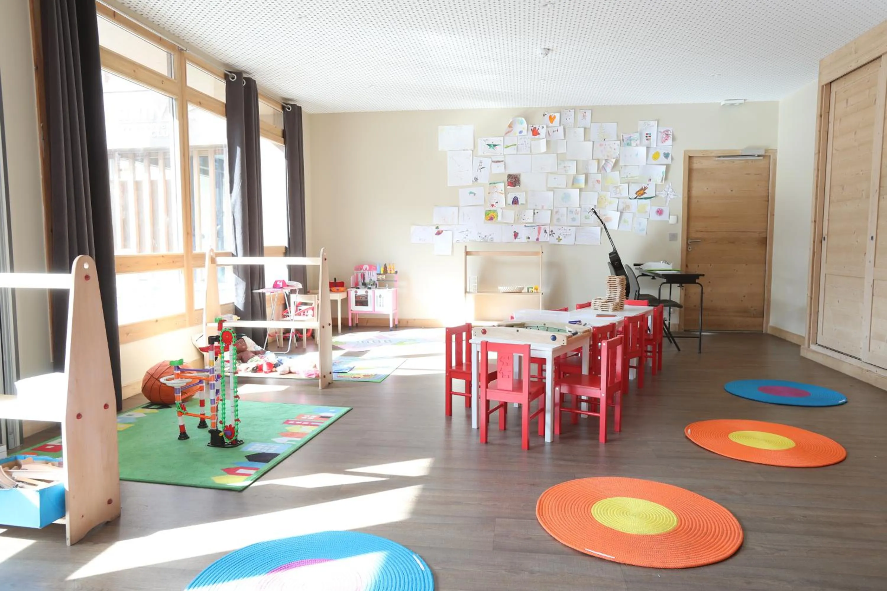 Children play ground in Résidence Club mmv Le Cœur des Loges ****