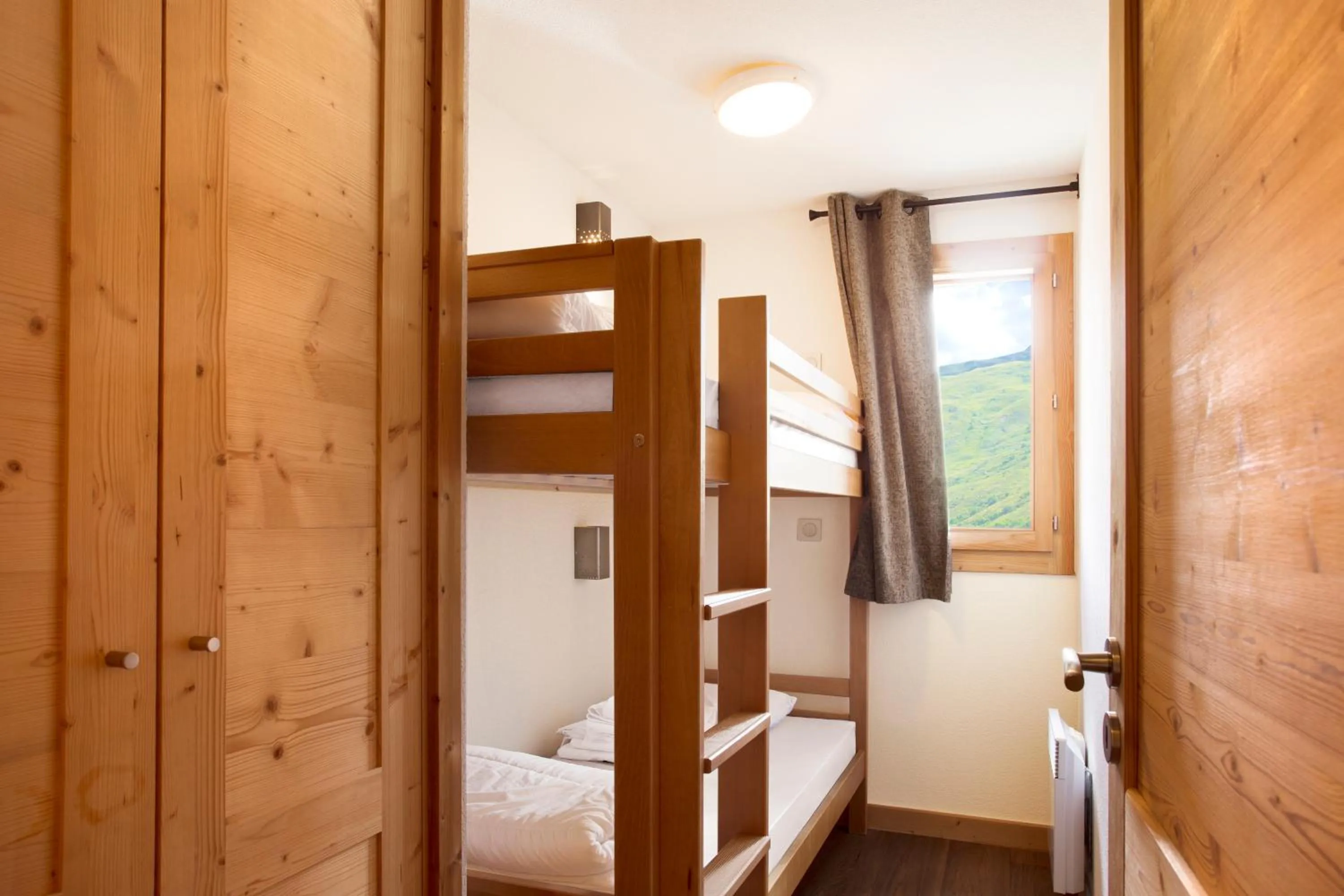 People, Bed in Résidence Club mmv Le Cœur des Loges ****