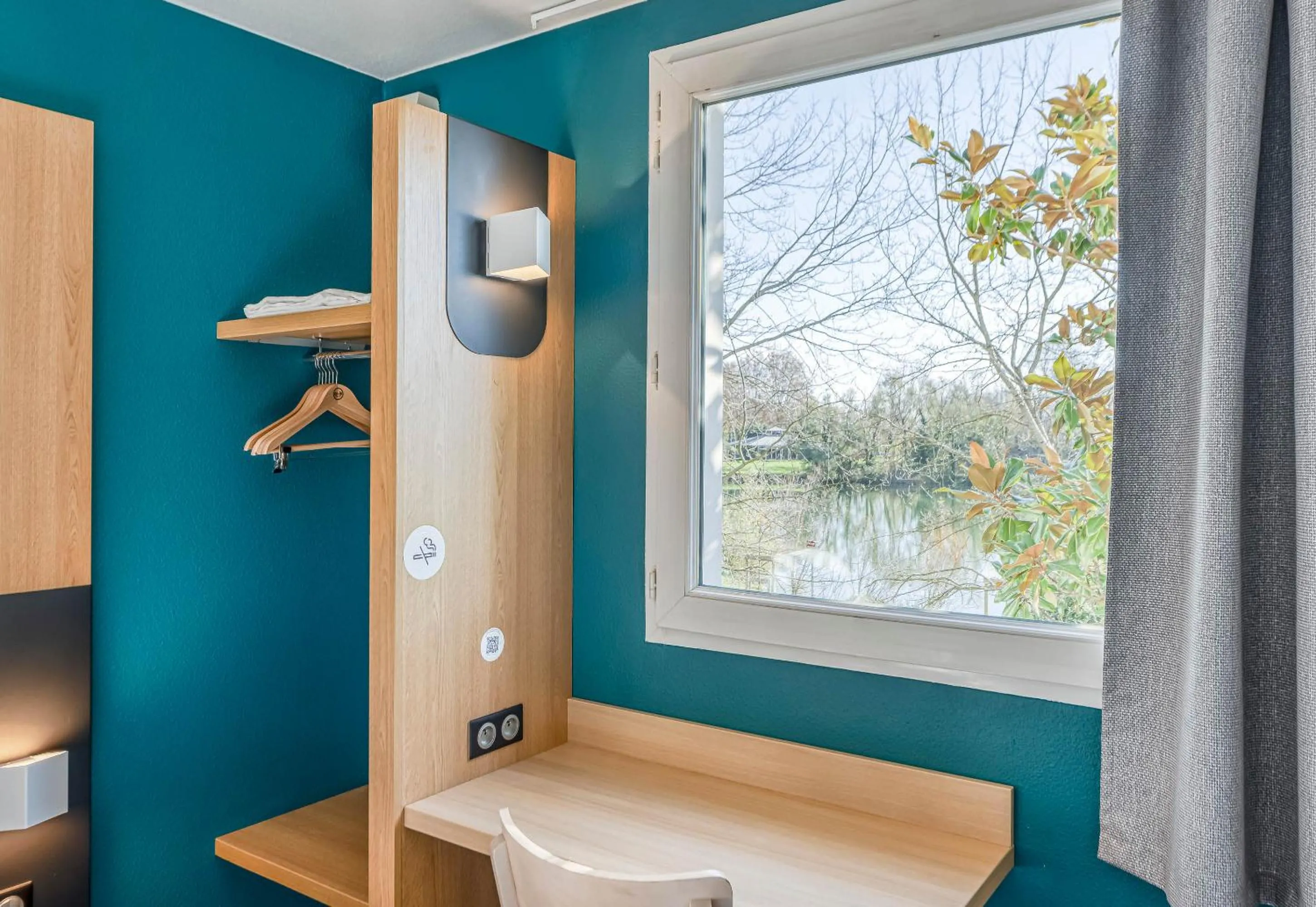 Bedroom in B&B HOTEL Bordeaux Lac sur Bruges