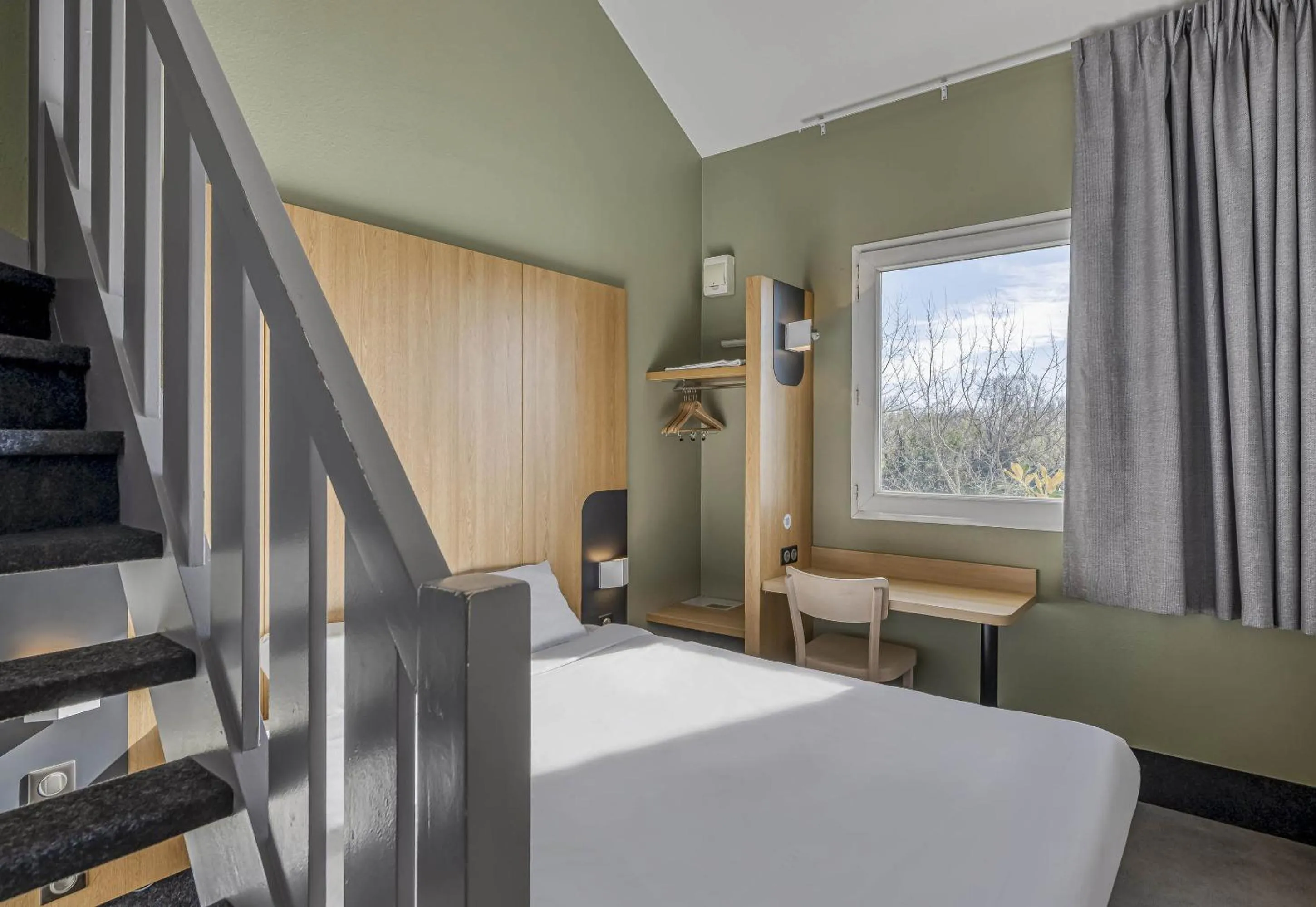 Bedroom, Bed in B&B HOTEL Bordeaux Lac sur Bruges