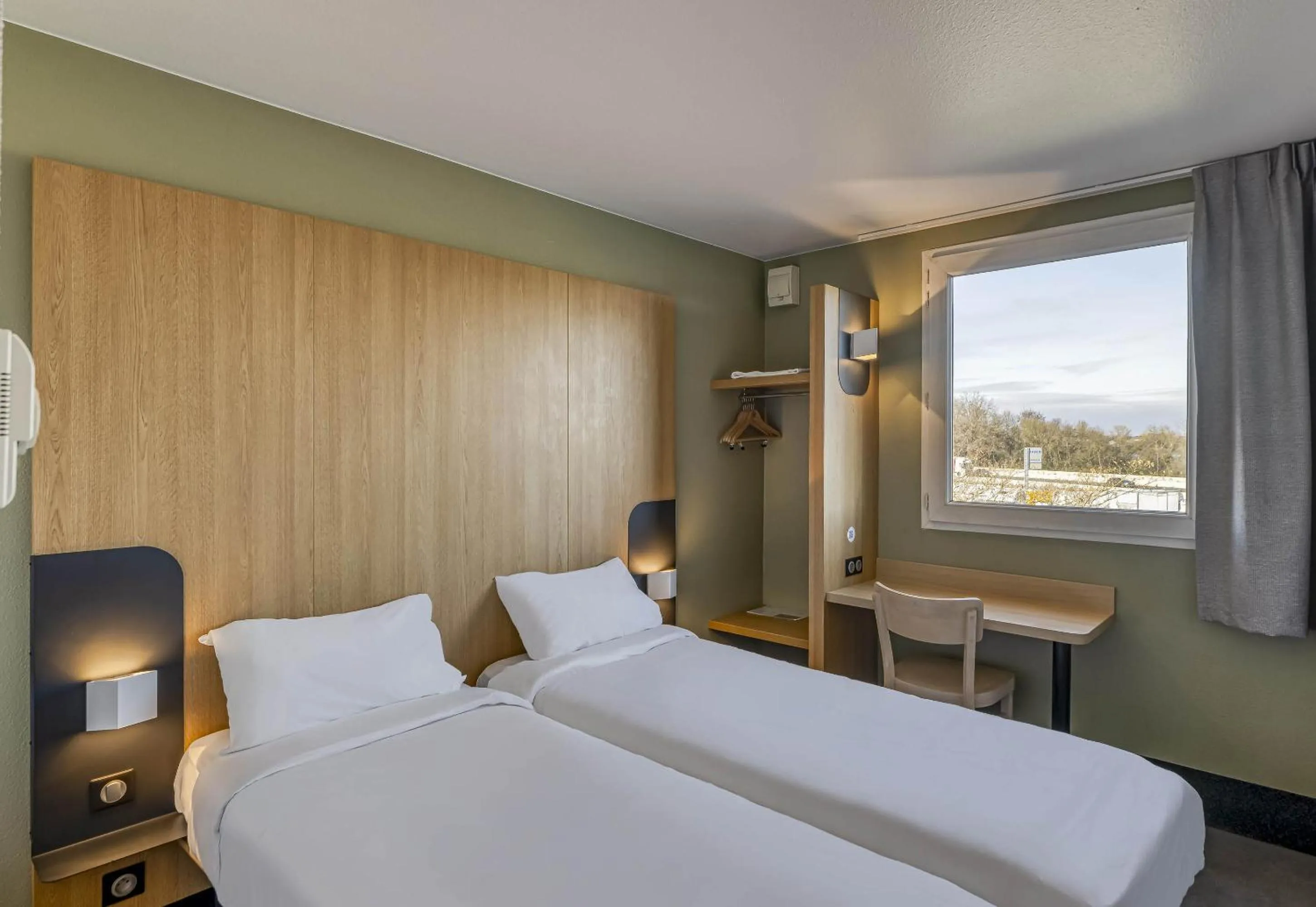 Bedroom, Bed in B&B HOTEL Bordeaux Lac sur Bruges