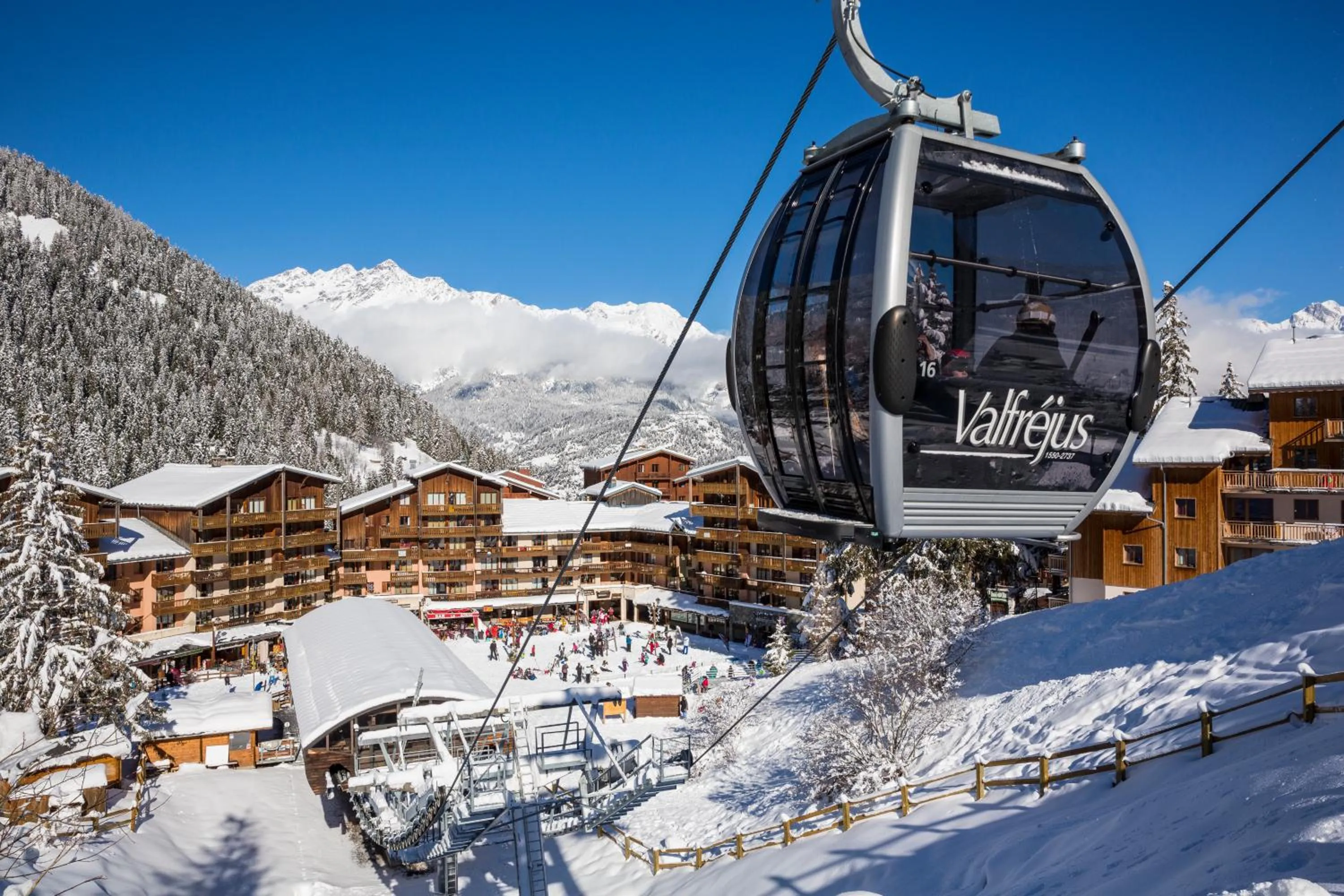 Winter in SOWELL Family Valfrejus