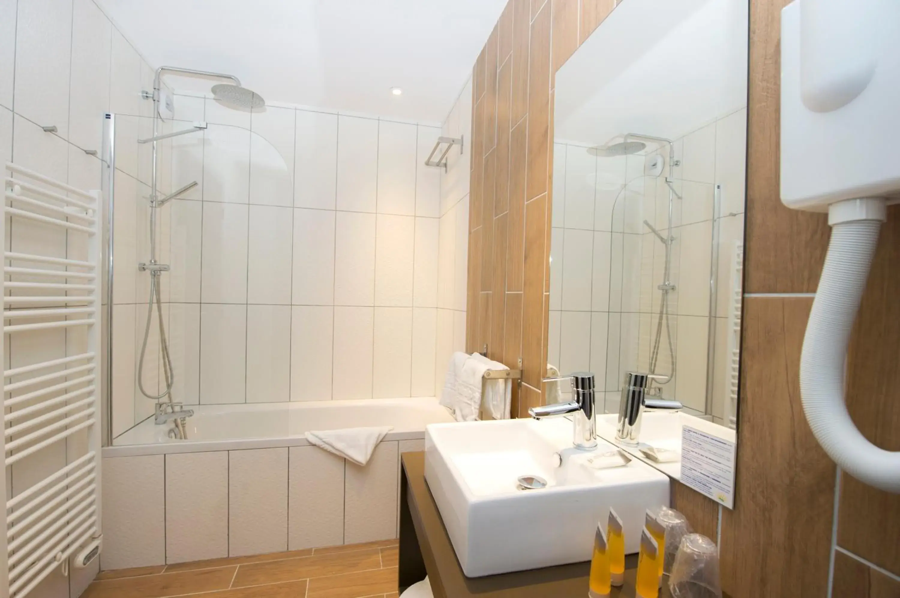 Double Room with Balcony in SOWELL Family Valfrejus Double Room with Balcony in SOWELL Family Valfrejus