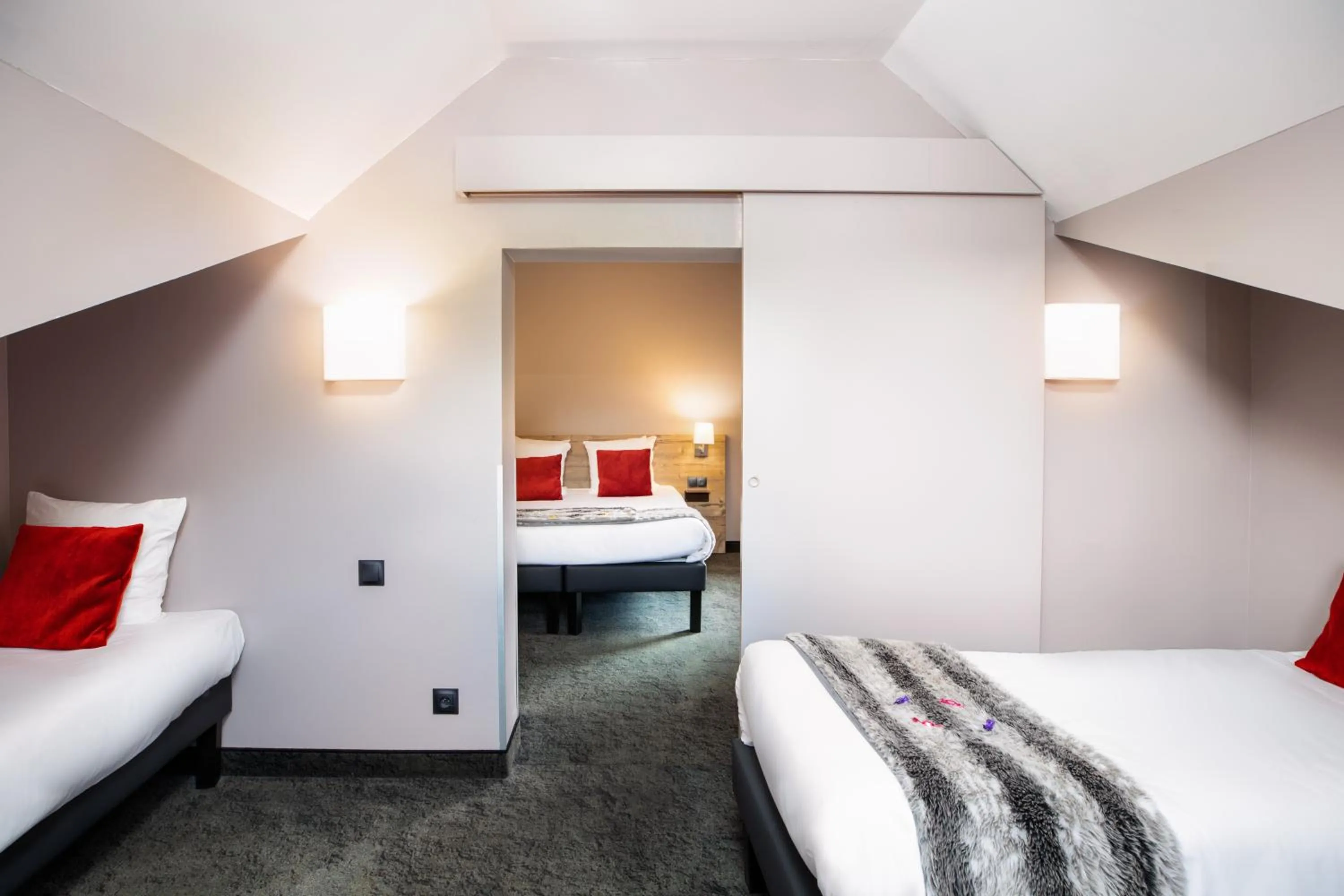 Bedroom, Bed in SOWELL Family Valfrejus