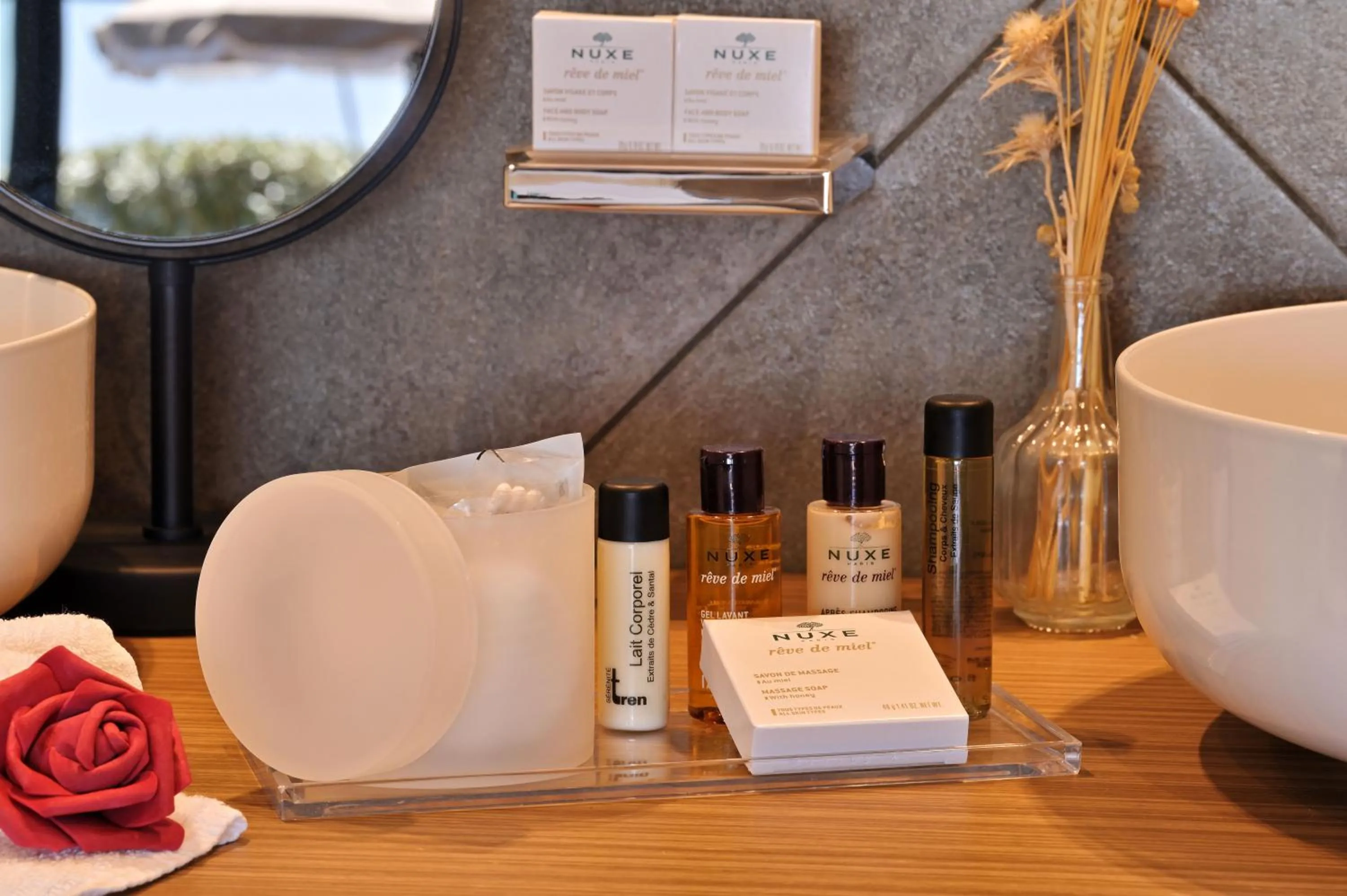 Bathroom in Hôtel Le Week end