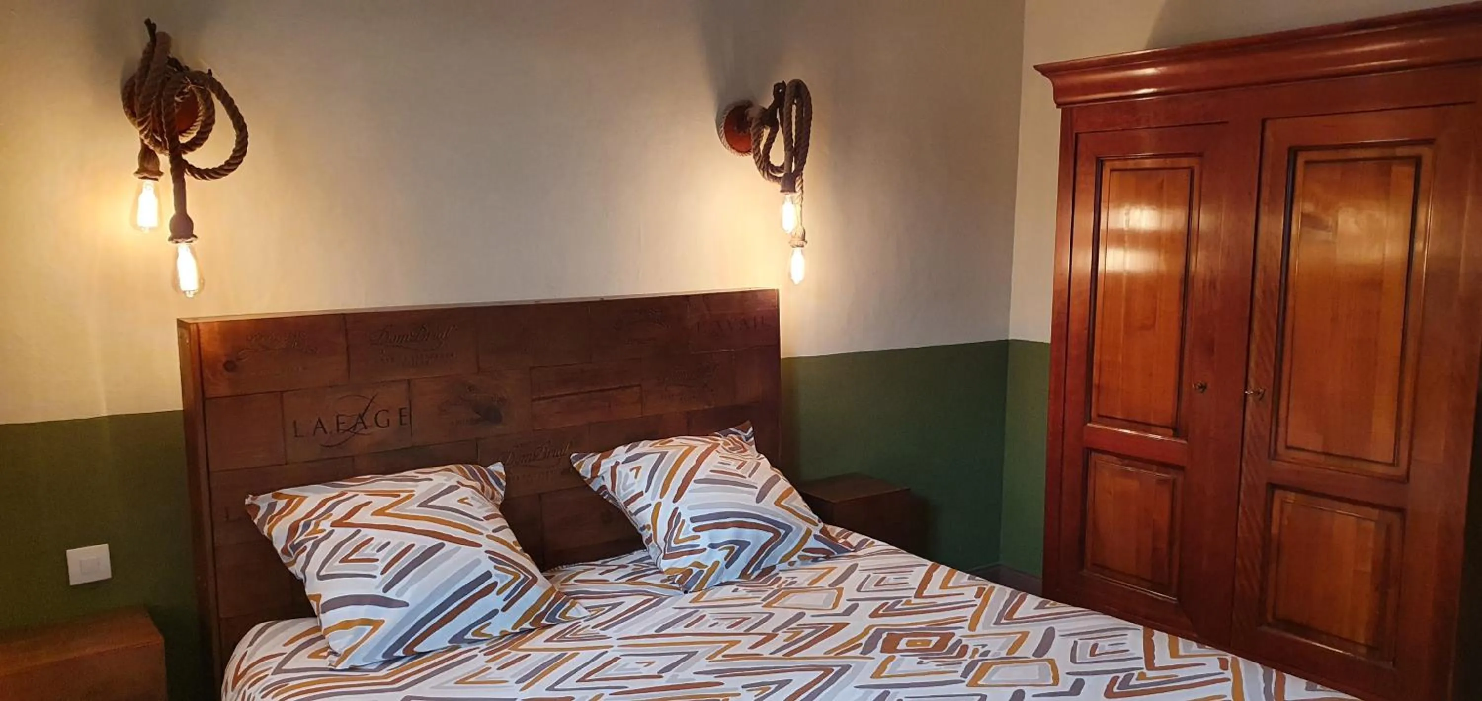 Bedroom, Bed in La Tour Du Terroir