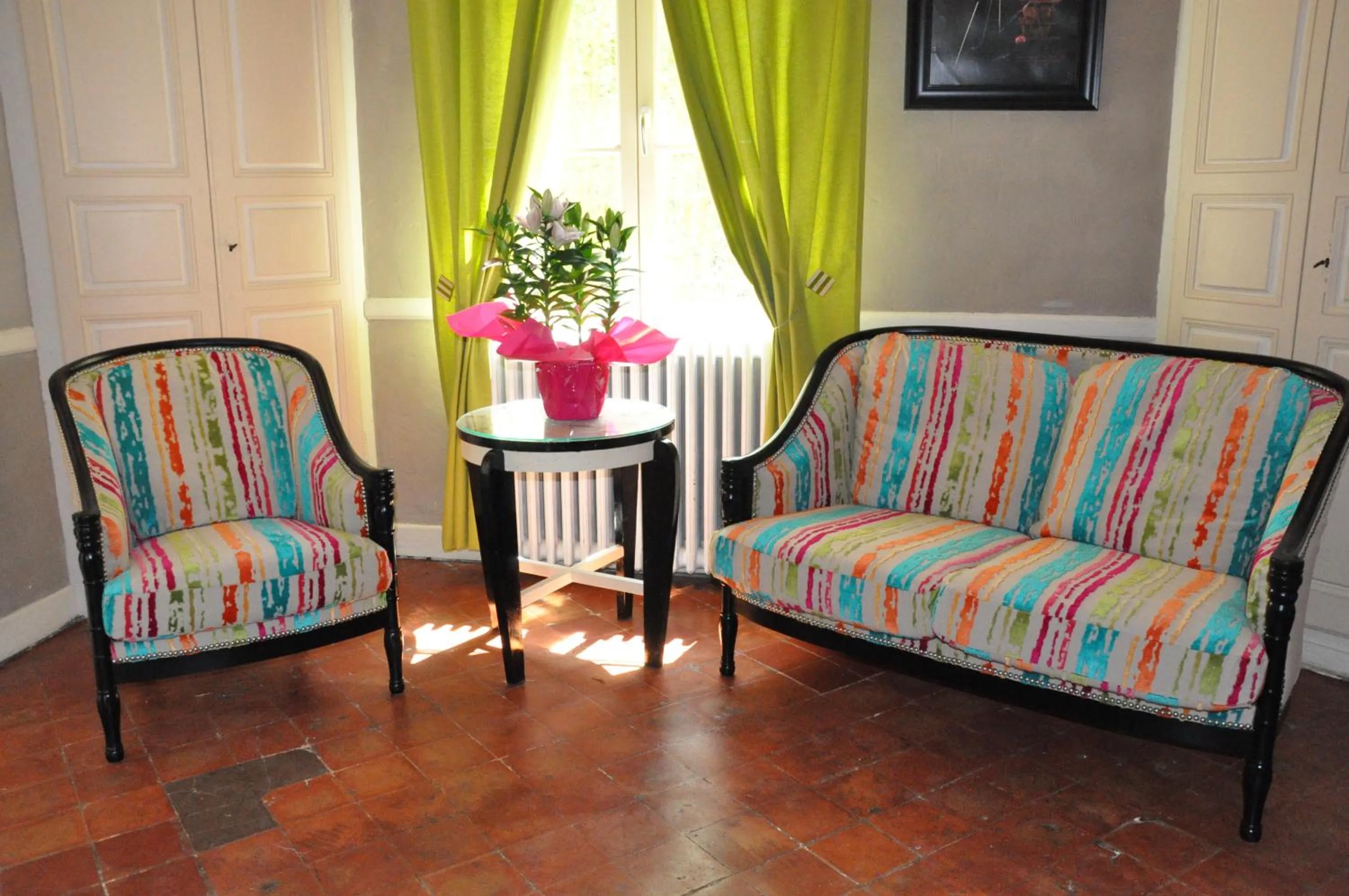 Communal lounge/ TV room in La Tour Du Terroir