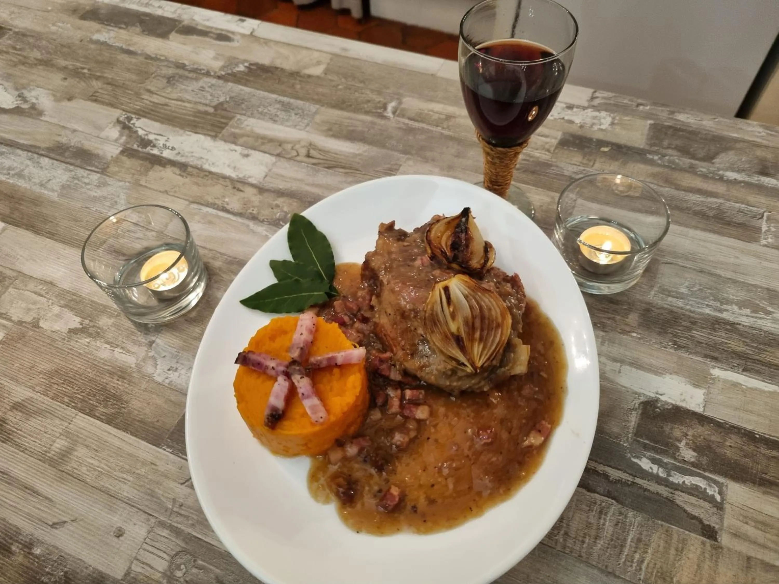 Food and drinks in La Tour Du Terroir